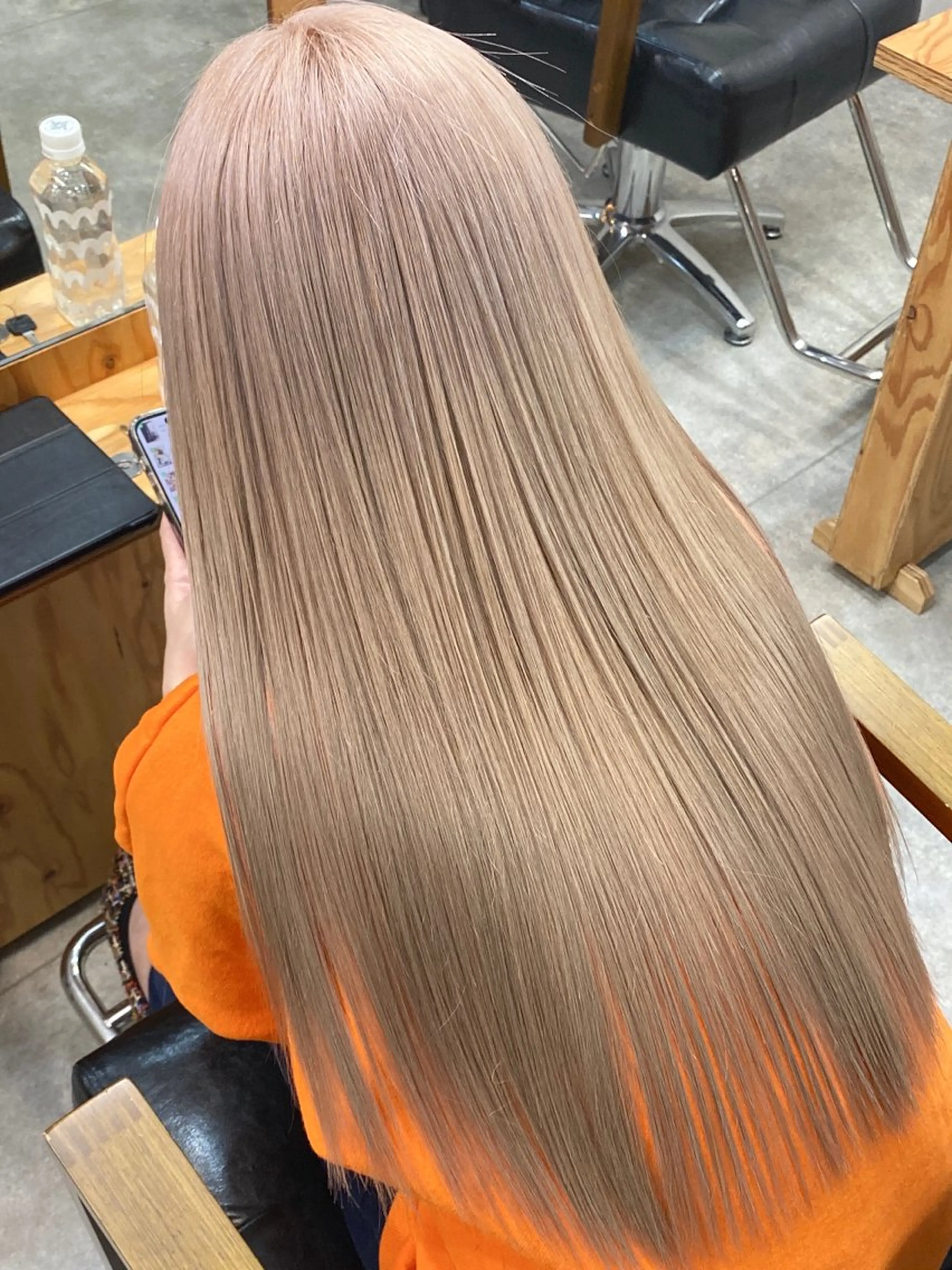 ロング カラー ベージュカラー ミルクティーベージュ ヘアカラー 艶髪サラサラカラー 🌈前原健吾のヘアスタイル