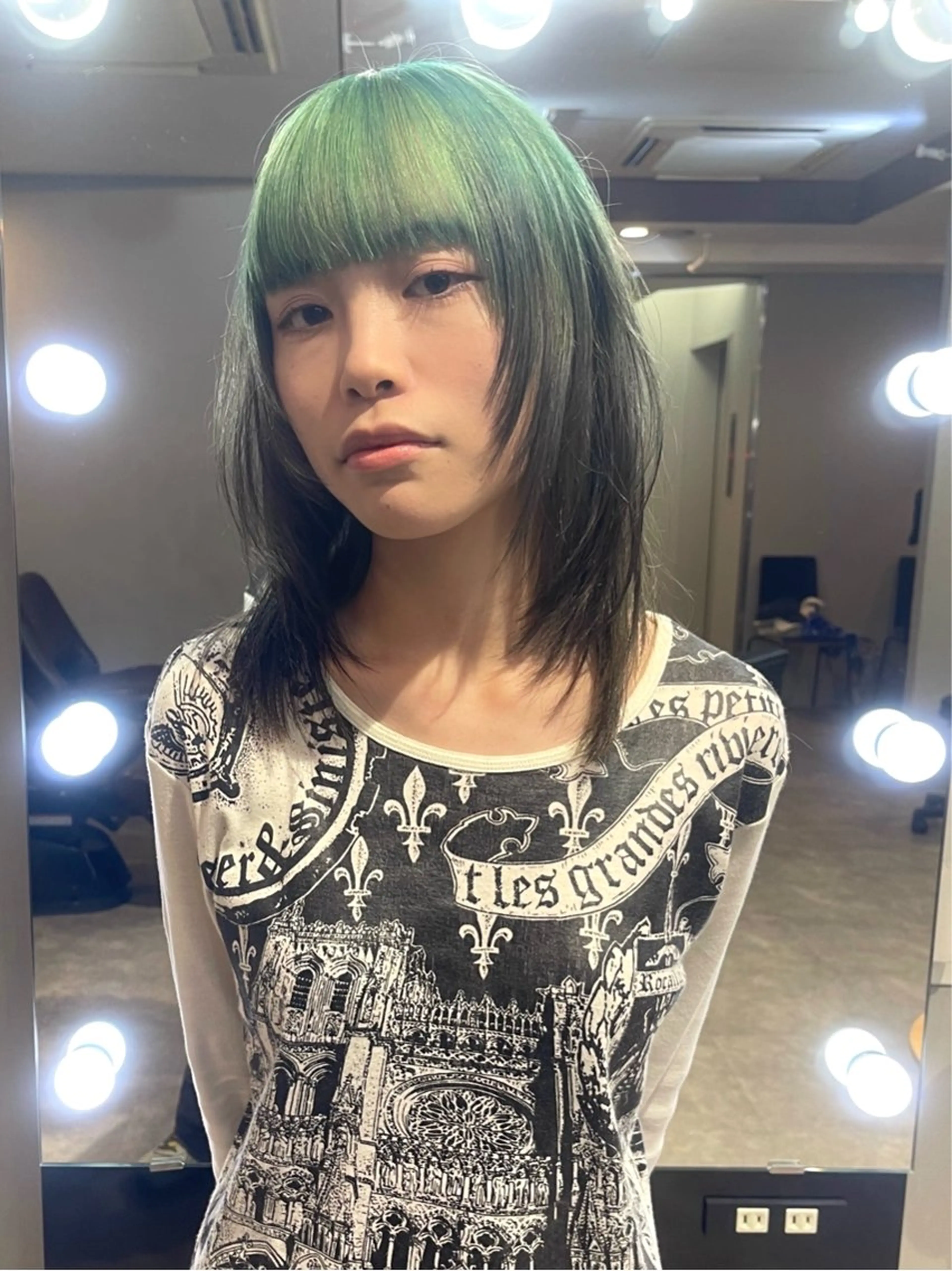 ミディアム カラー YUSUKE レイヤーカットカラーのヘアスタイル