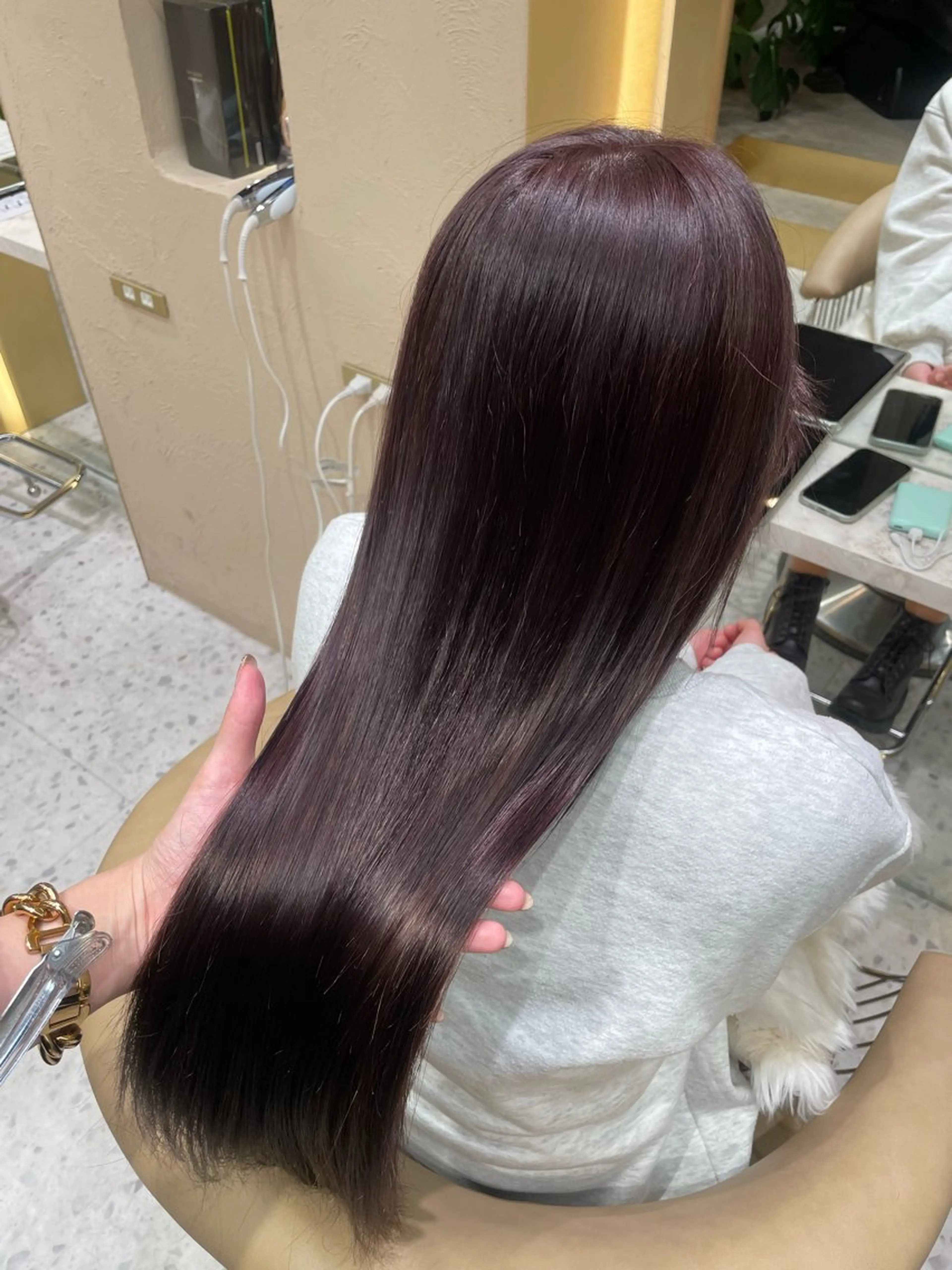 ロング ヘアカラー トリートメント Kanami/韓国風 /艶カラーのヘアスタイル