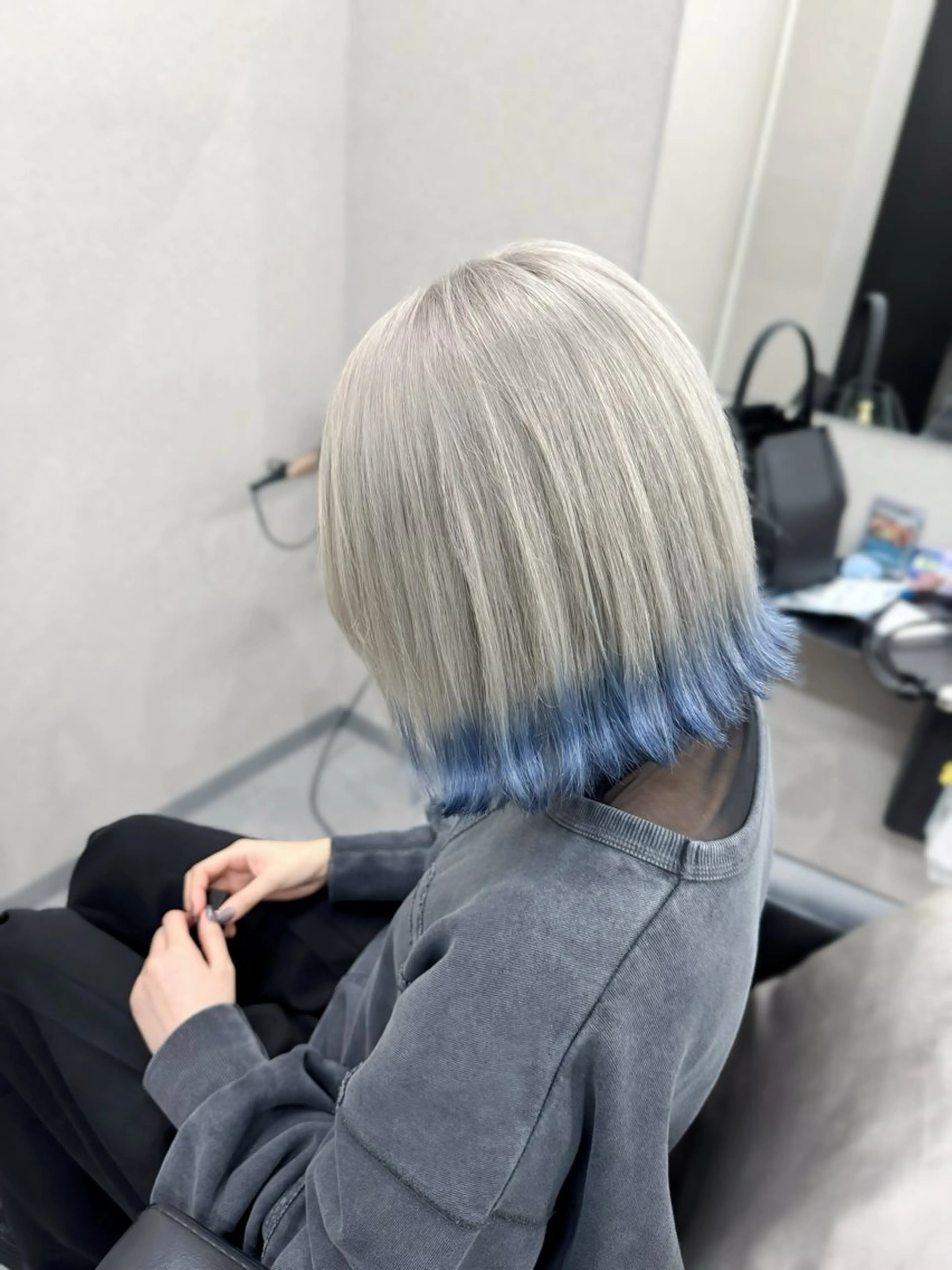 セミロング カラー ブリーチ Okayu .のヘアスタイル