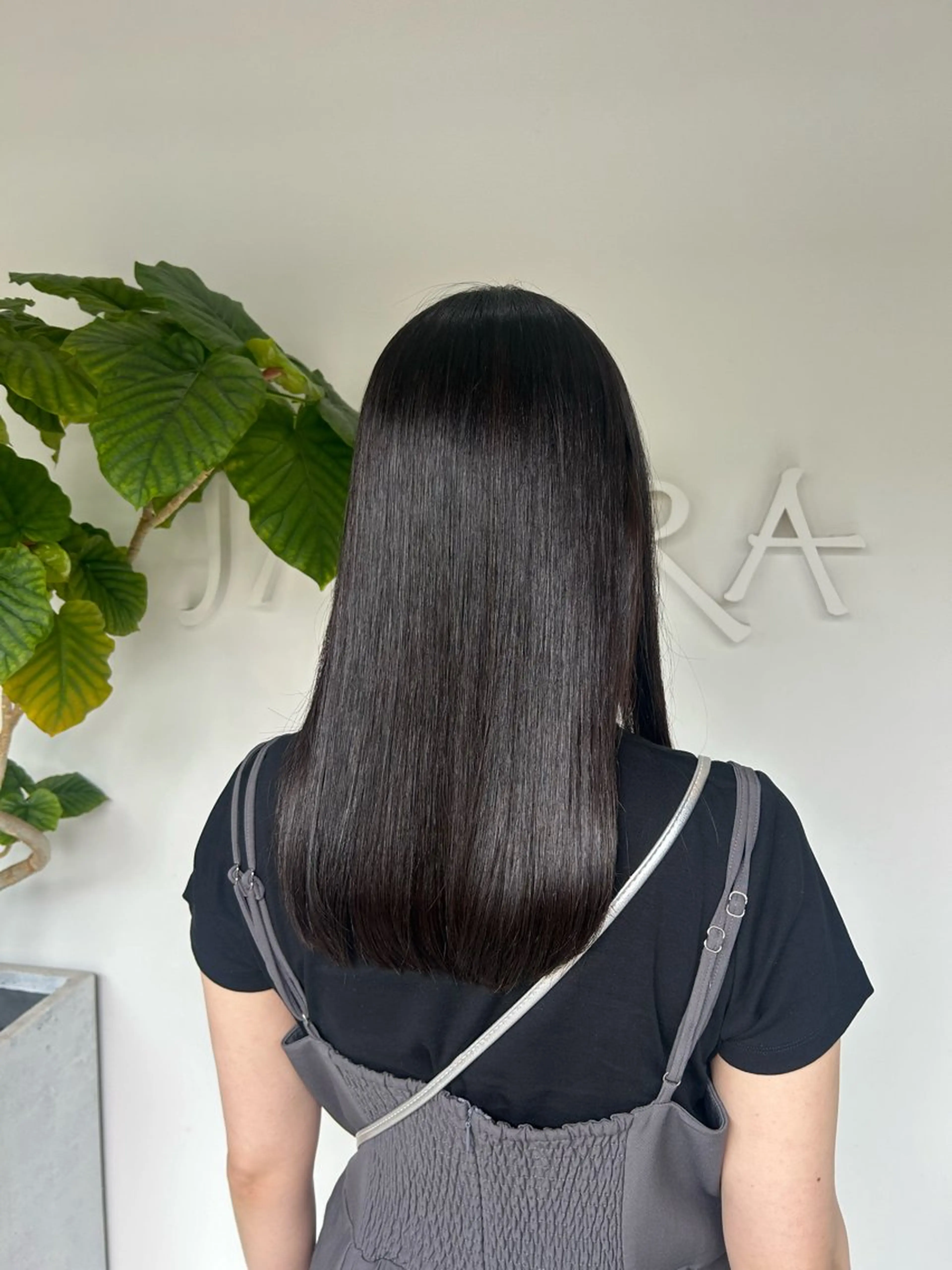 セミロング ツヤ感オリーブカラー /mei✨️のヘアスタイル