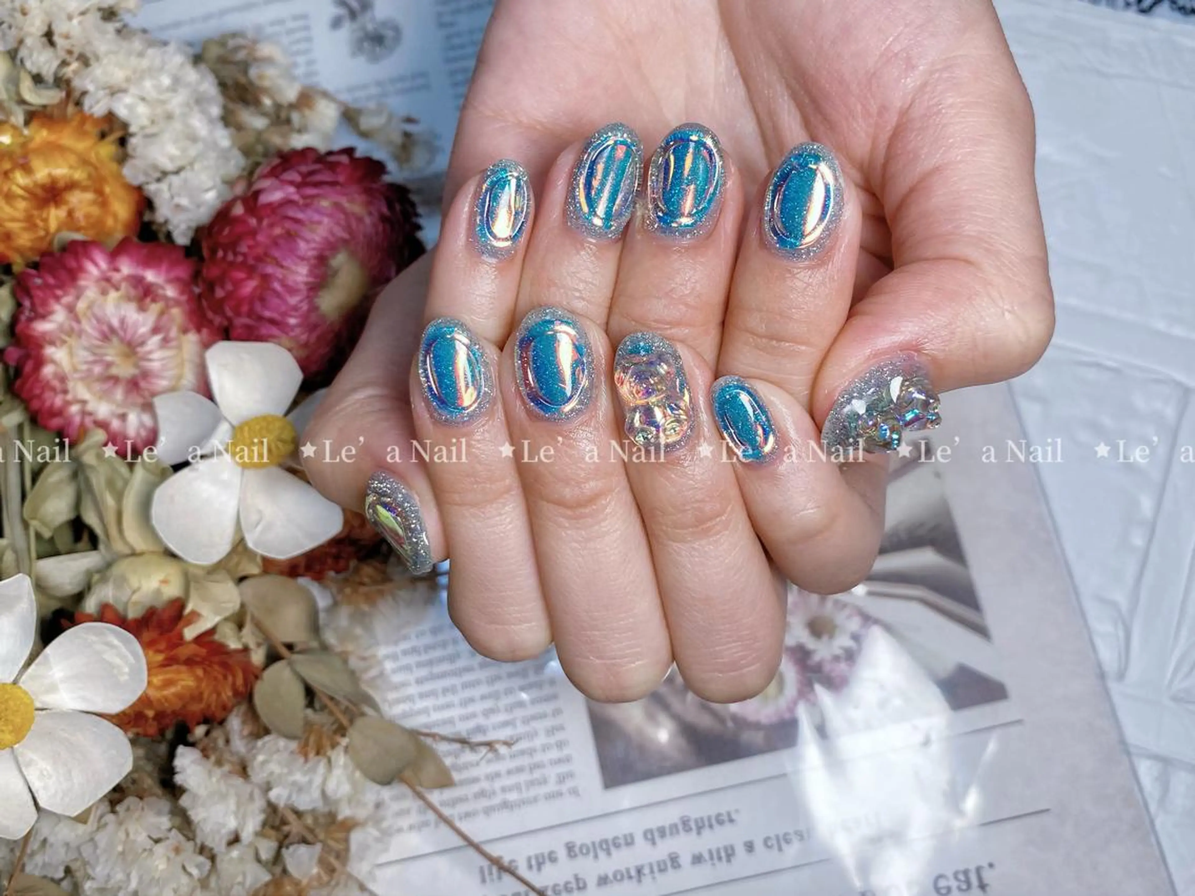 ミディアム カラー ネイル Le’a NailSalonのネイルデザイン
