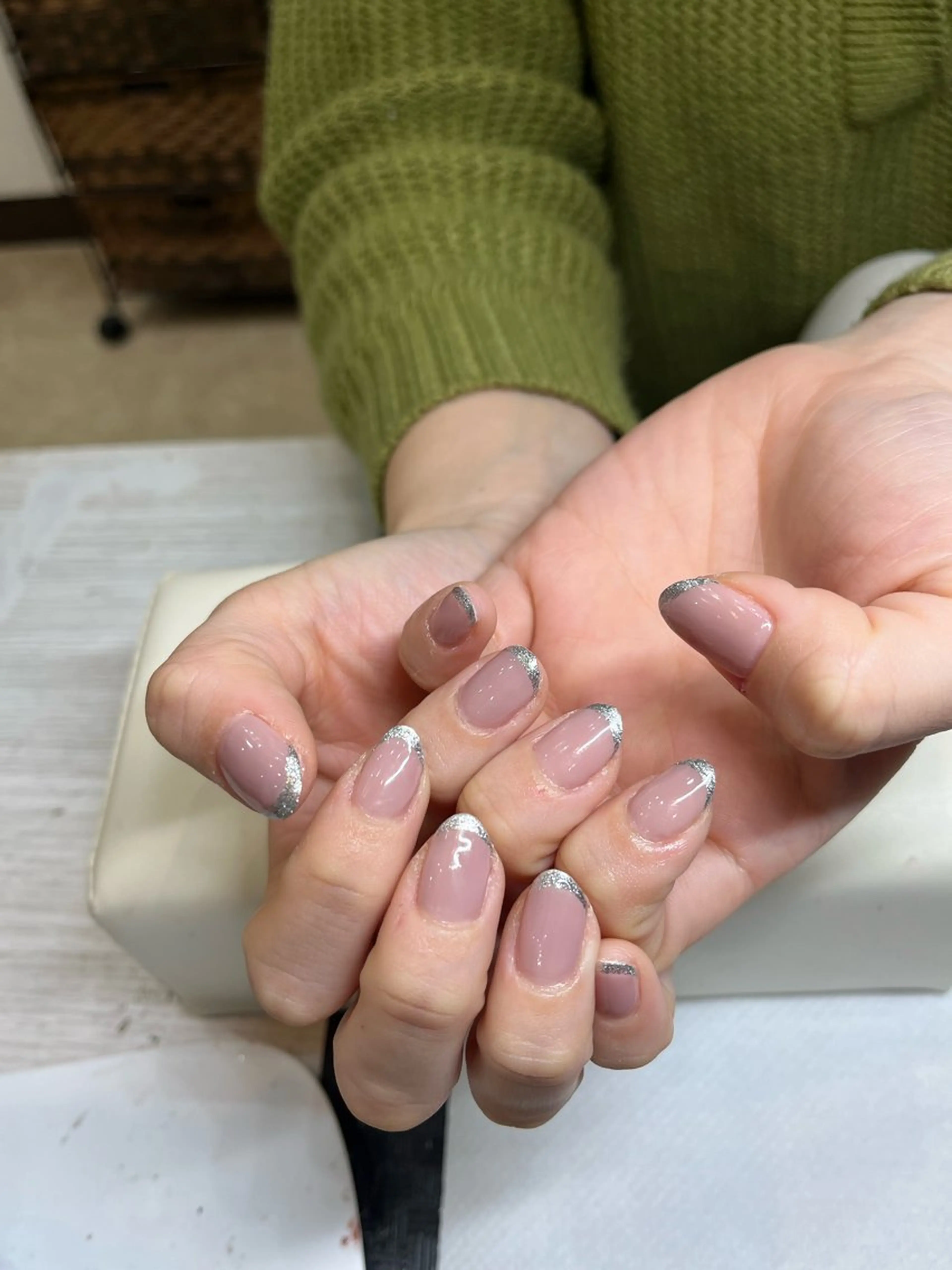 ネイル フレンチネイル ピンク ピンクベージュ シルバー シンプルネイル ハンドネイル 三宮 真琴のネイルデザイン