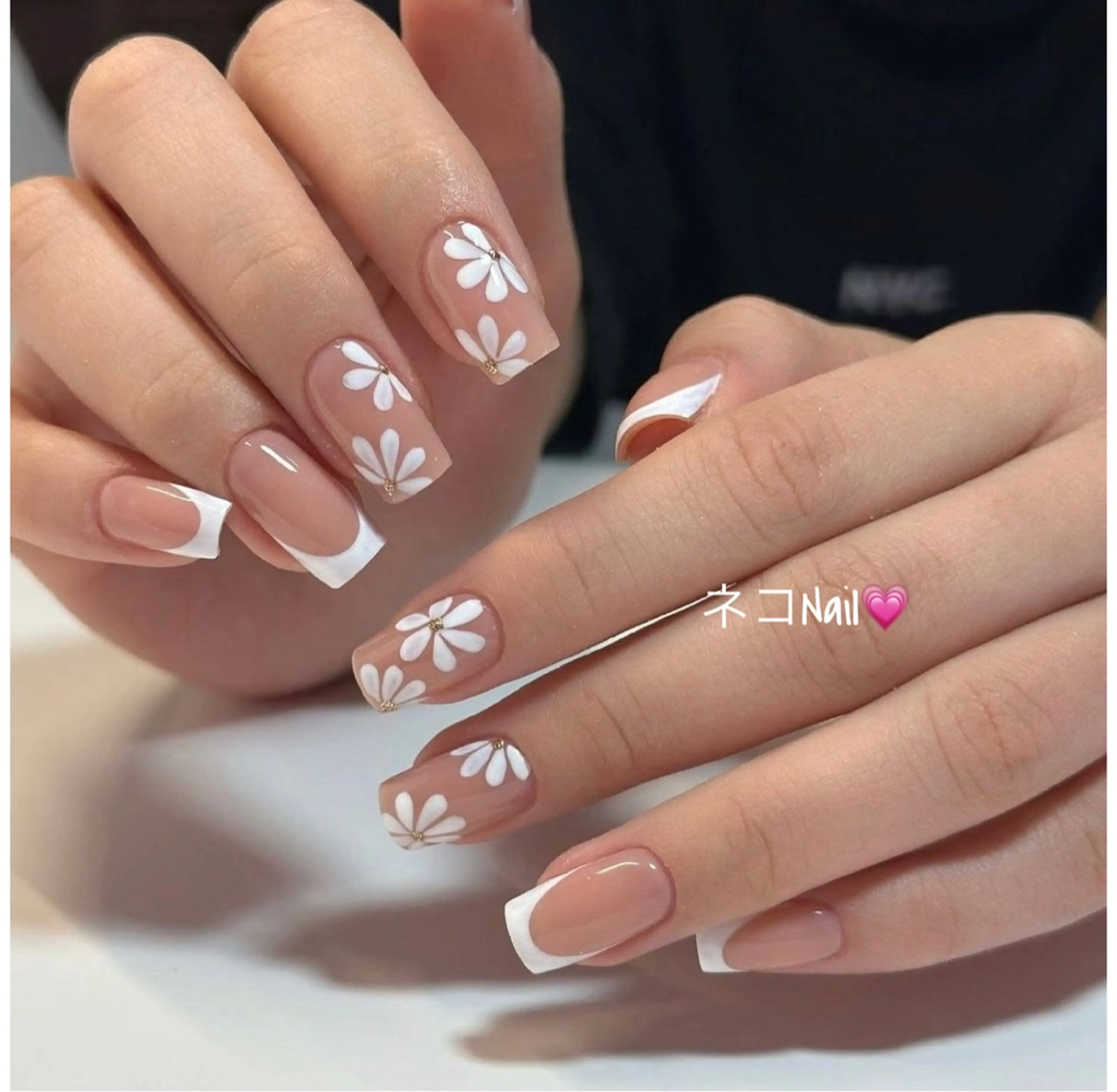 ネイル アートネイル ジェルネイル ガーリー 韓国ネイル 持ち込み ハンドネイル ネコ Nailのネイルデザイン