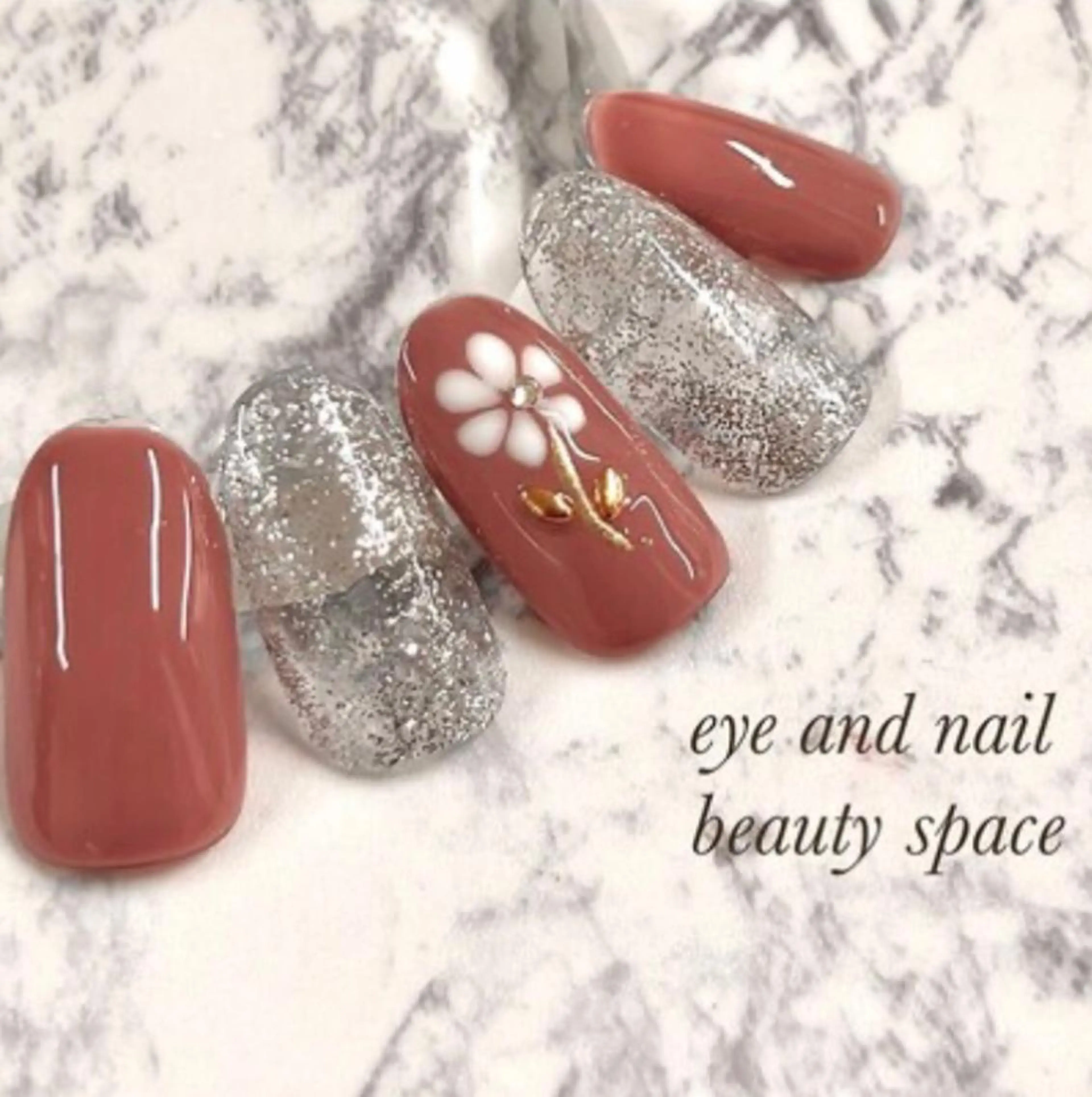 ネイル フラワーネイル 杉山 ネイリストのネイルデザイン