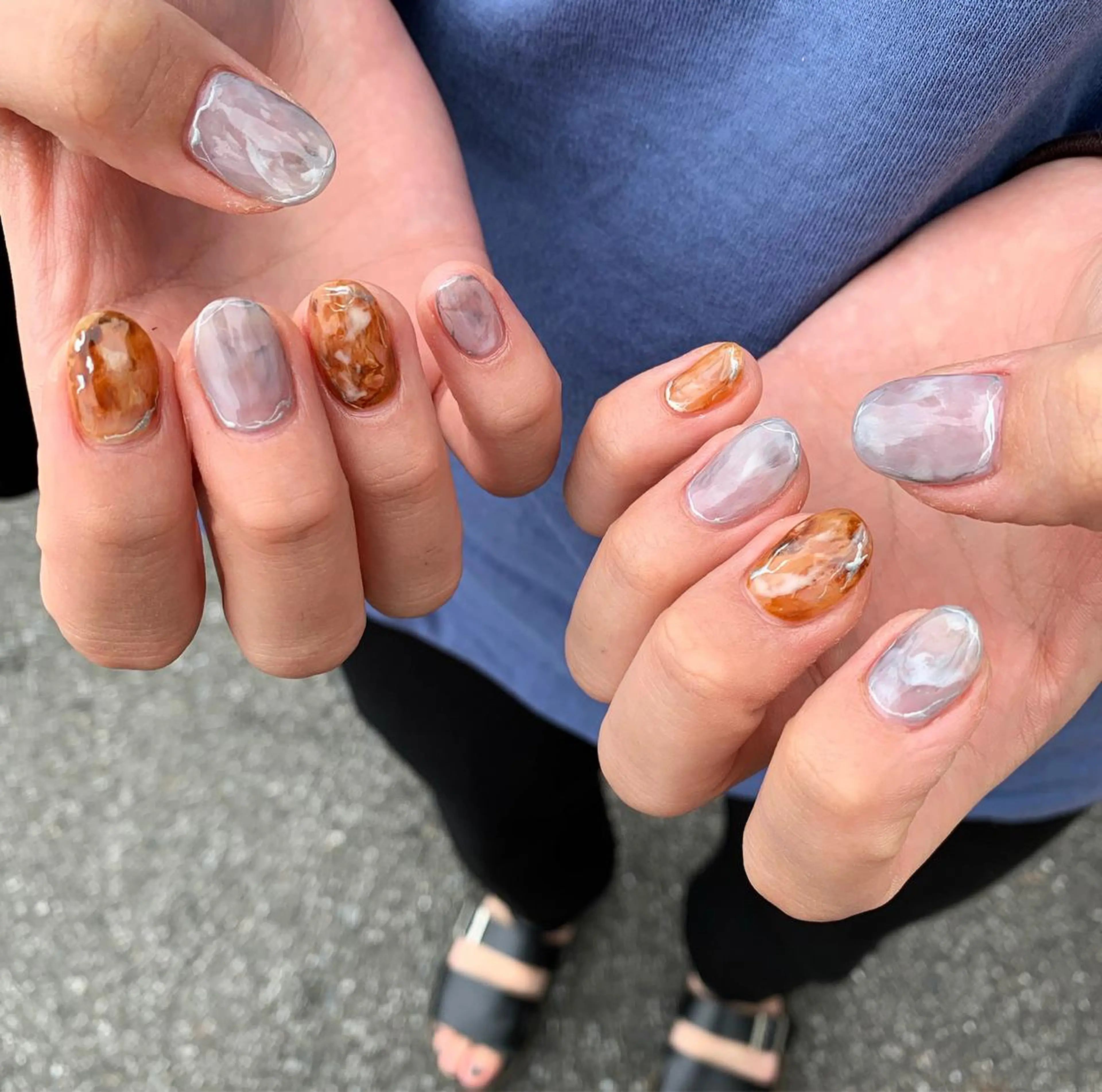ネイル べっ甲ネイル 大理石ネイル(マーブル) ニュアンスネイル ハンドネイル 佐藤 穂乃香のネイルデザイン