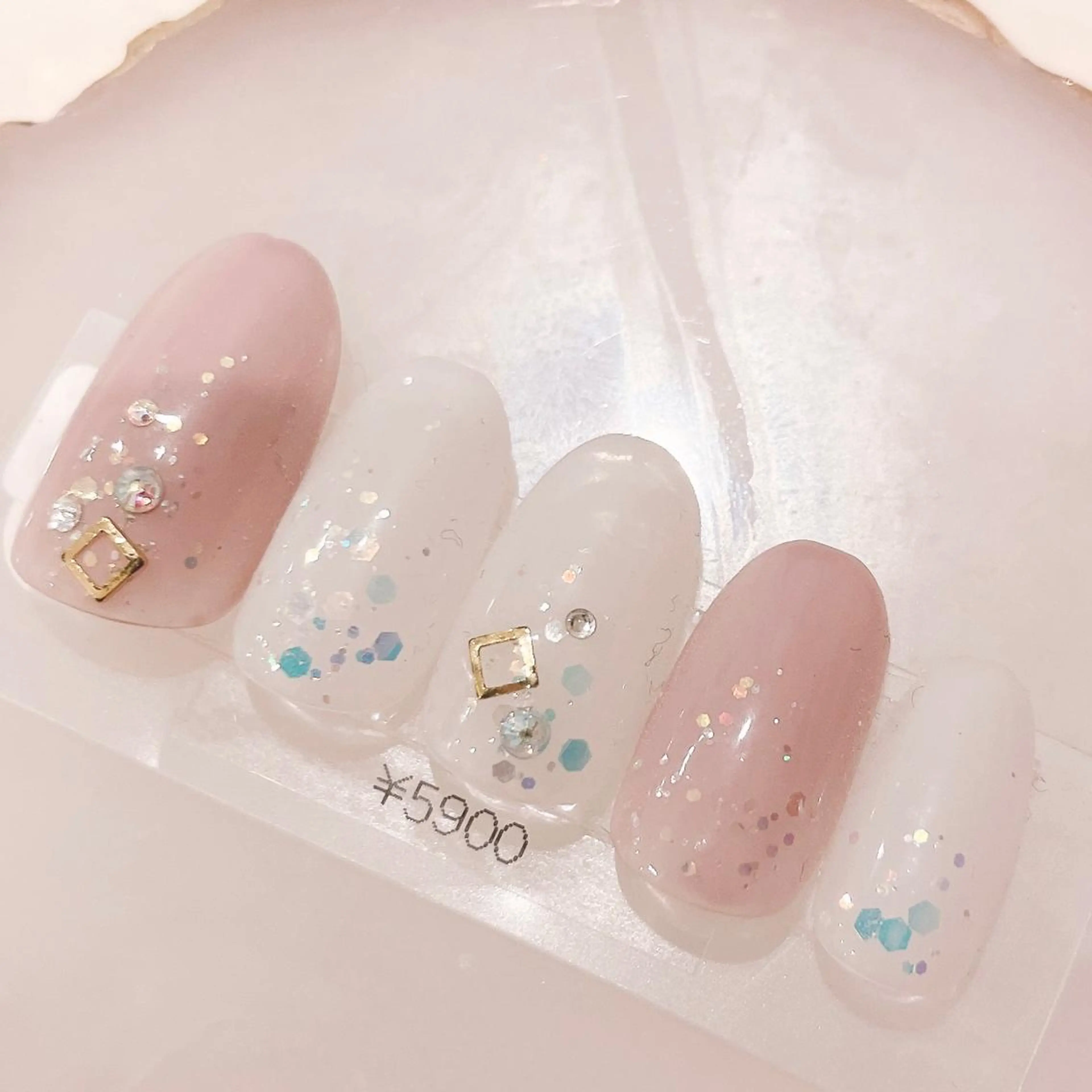 ネイル キラキラネイル CHIARA nailsのネイルデザイン