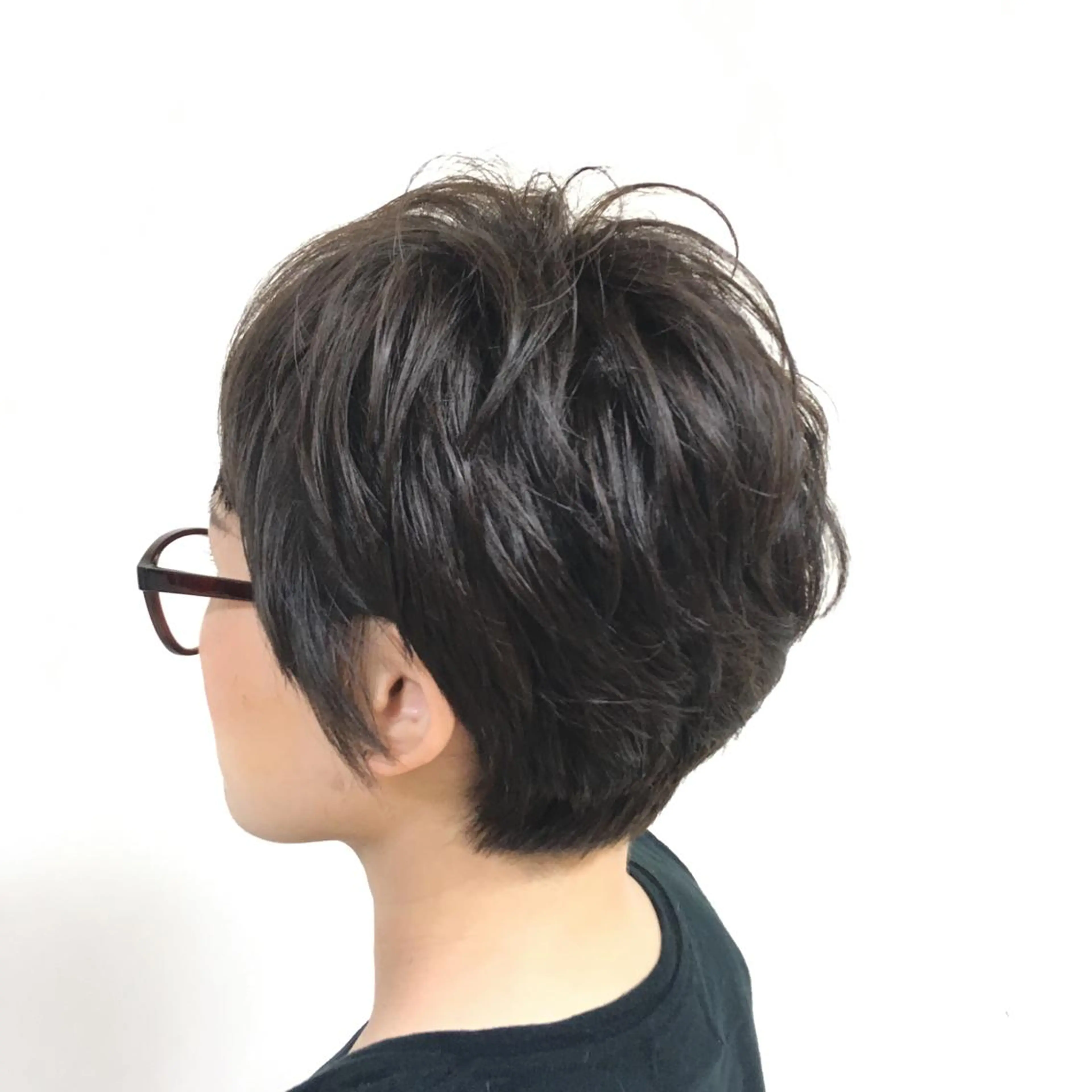 ショート カラー アッシュ アッシュブラウン ブラウンカラー 透明感カラー 【Sweep】おじま のぞみのヘアスタイル