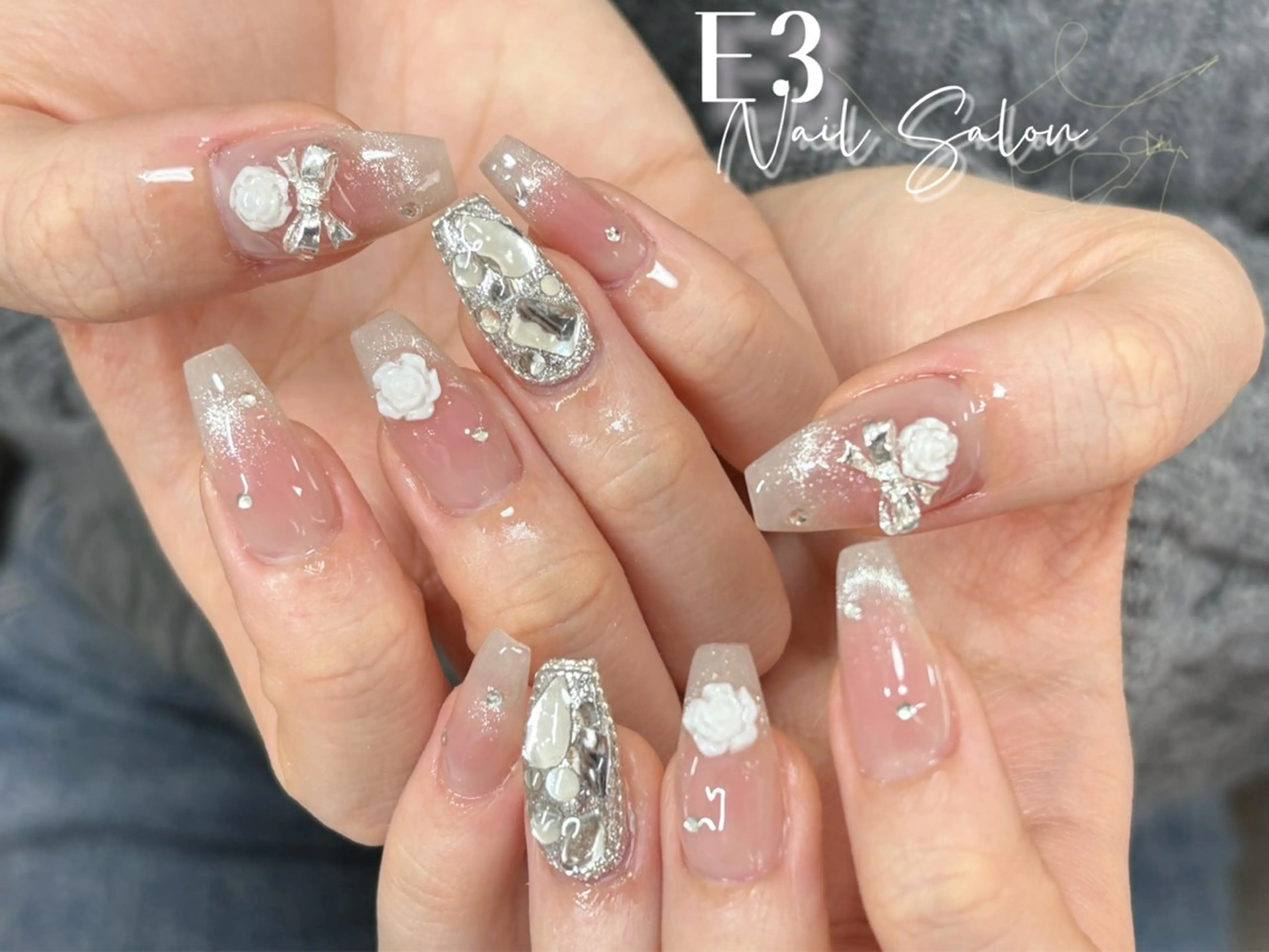 ネイル フレンチネイル ジェルネイル ガラスフレンチ グラデーション キラキラネイル ハンドネイル E3 Nail Salonのネイルデザイン