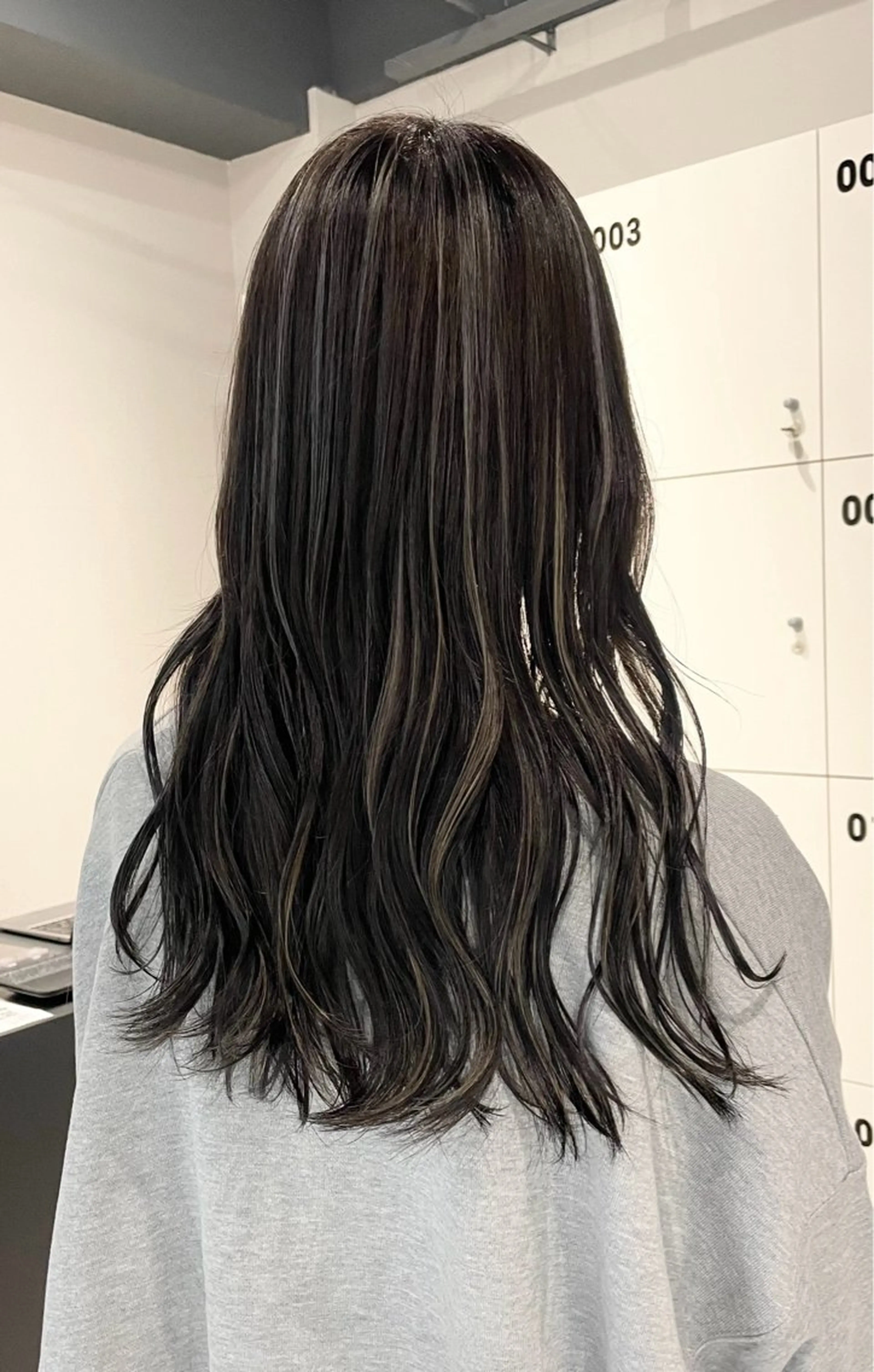 ミディアム カラー ハイライトカラー ハイライト ブリーチ👩‍🦳/ ‪✂︎MANAMIのヘアスタイル