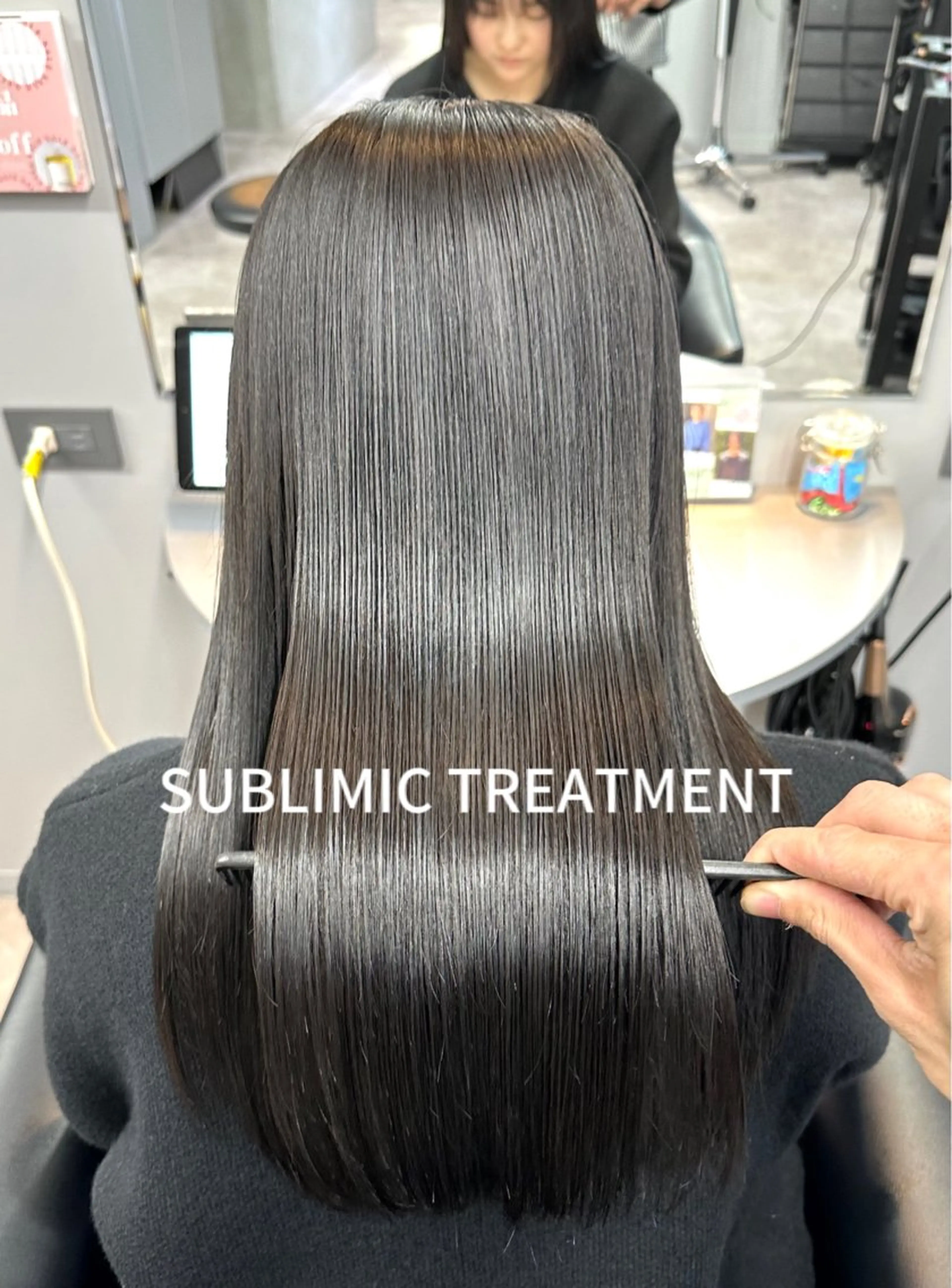 セミロング カラー トリートメント 美髪矯正・レイヤー 倉友哉のヘアスタイル