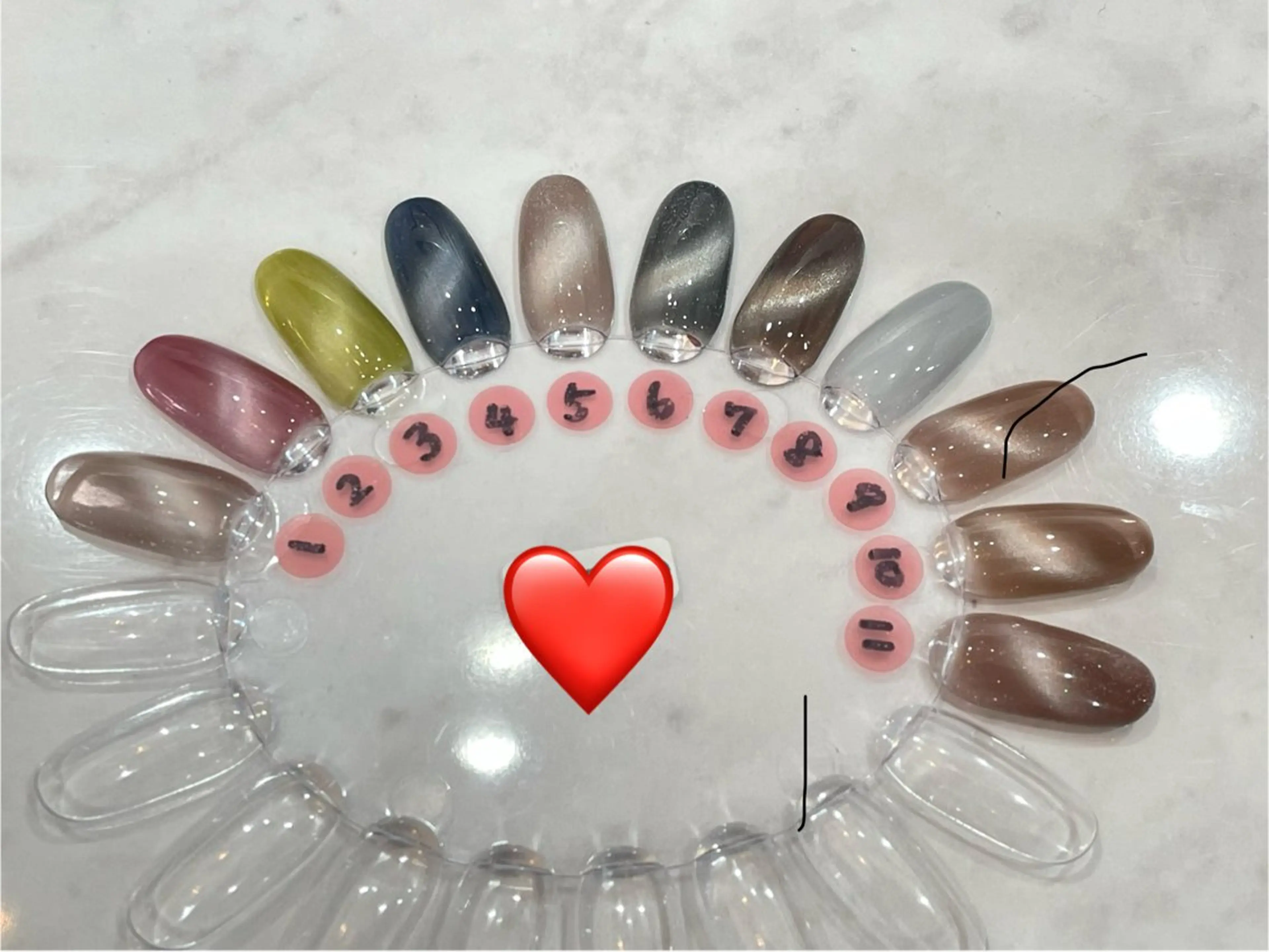 ネイル マグネットネイル Fen Nail熱田 ・Mayukoのネイルデザイン