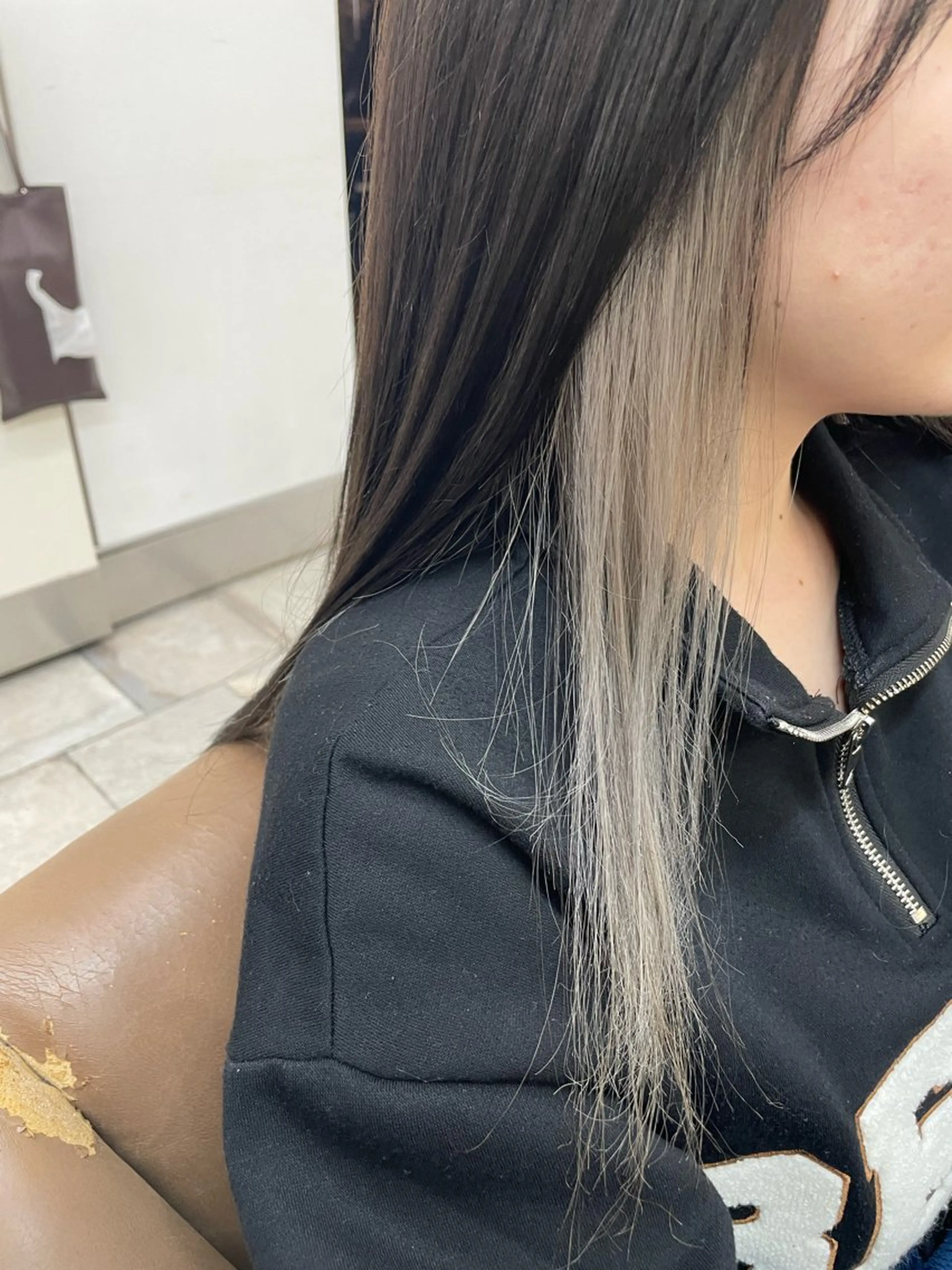 ロング カラー ブリーチ グレージュ 🍒 さくら🍒のヘアスタイル