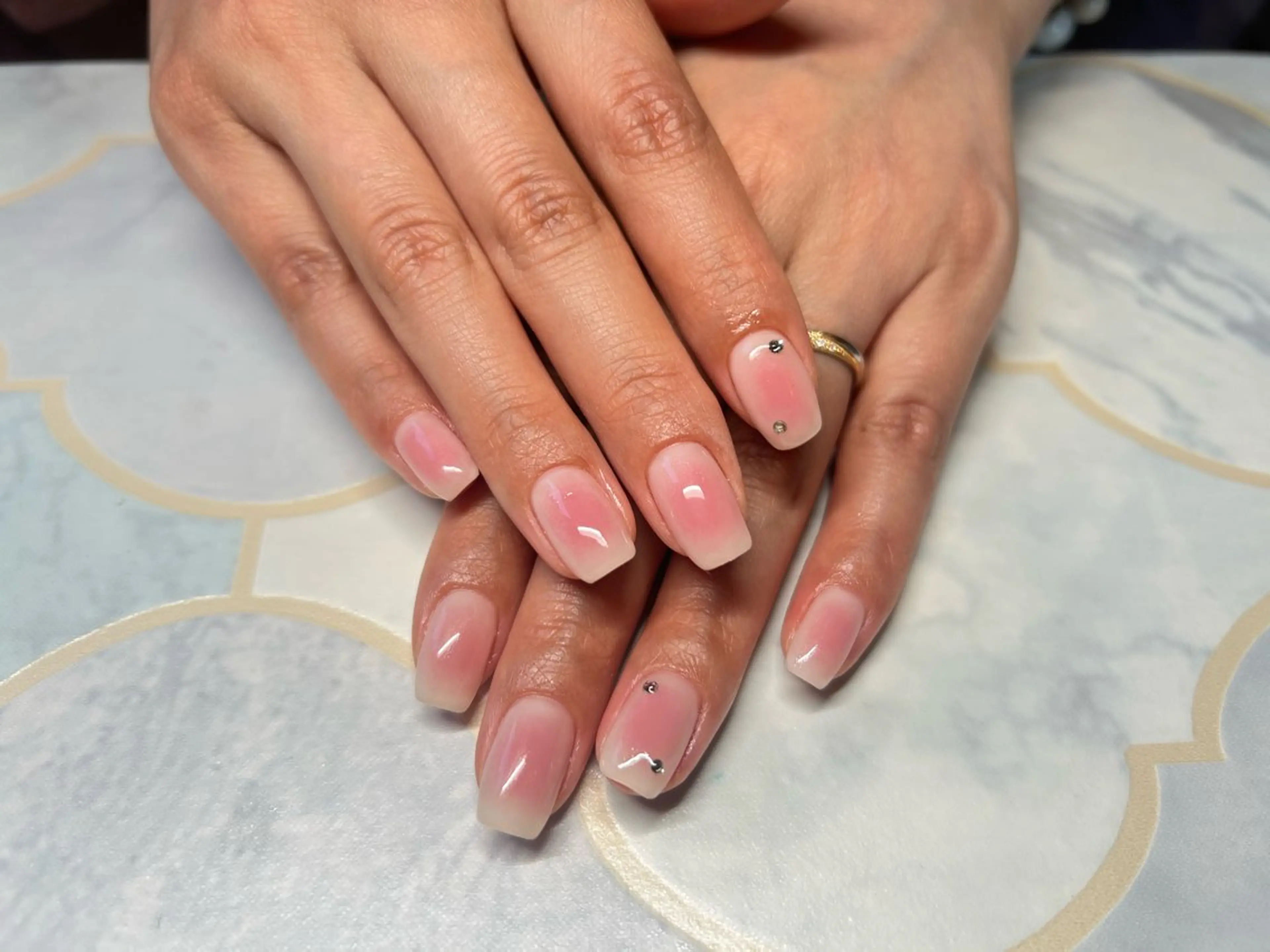 ネイル チークネイル ハンドネイル Lisa’s Salonのネイルデザイン