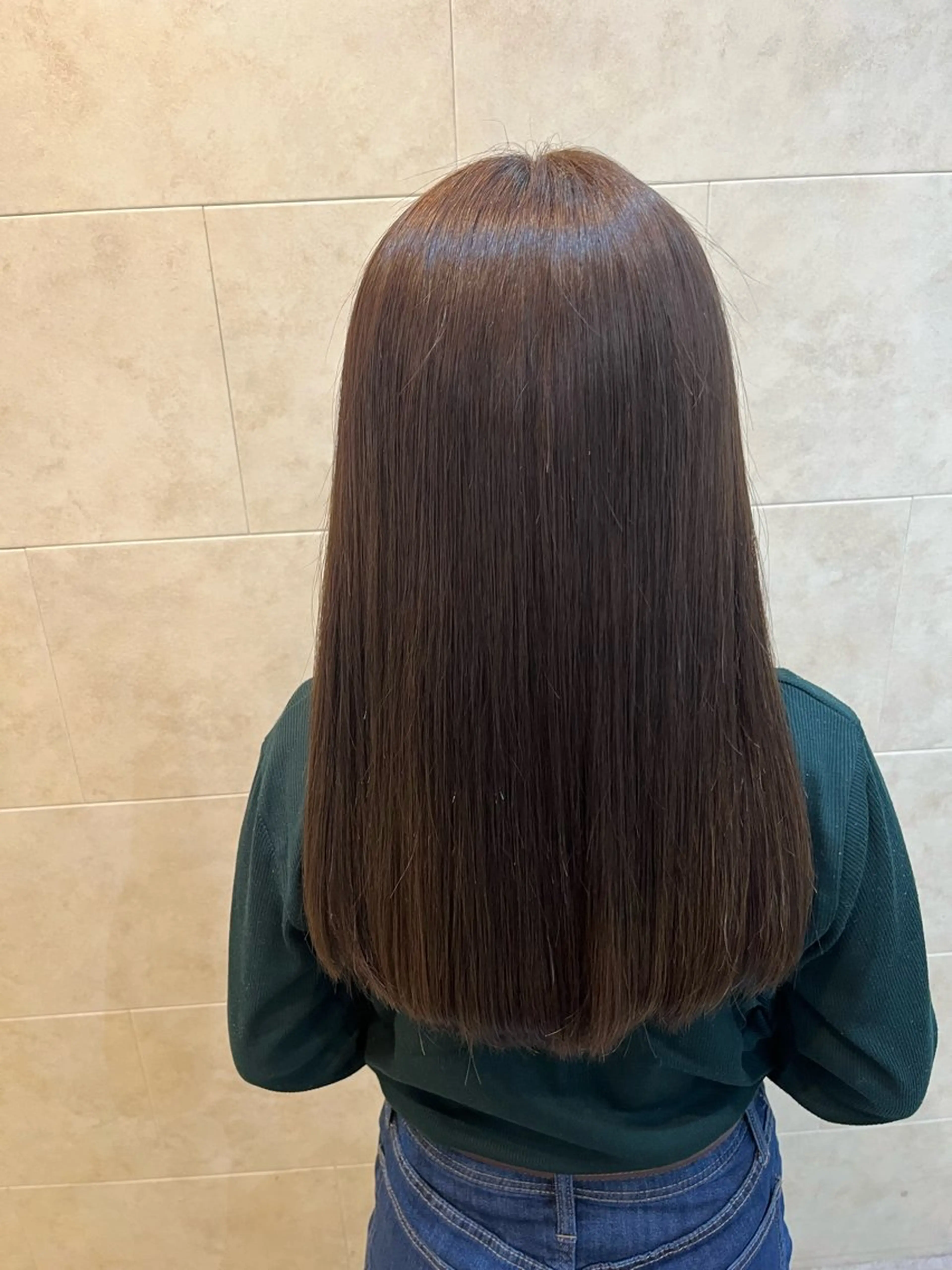 セミロング カラー カット ヘアカラー トリートメント 【髪質改善 艶髪】 布川 莉穂のヘアスタイル