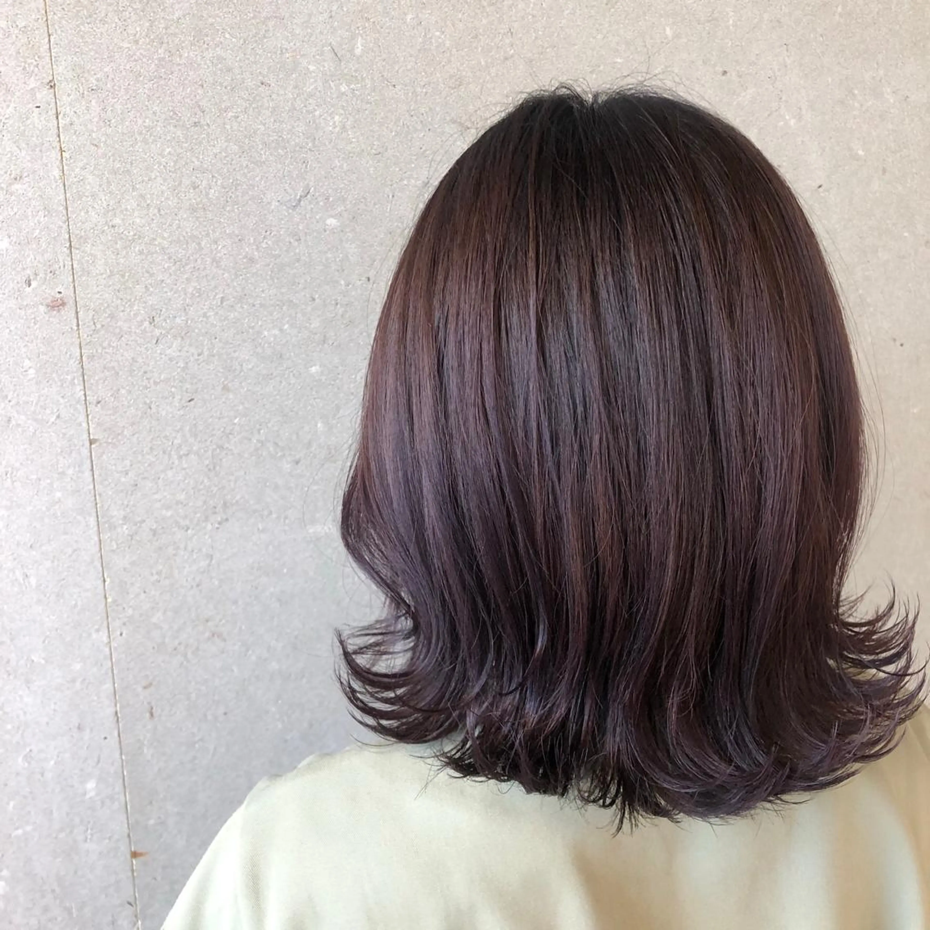 ミディアム カラー カット トリートメント chiaki .のヘアスタイル