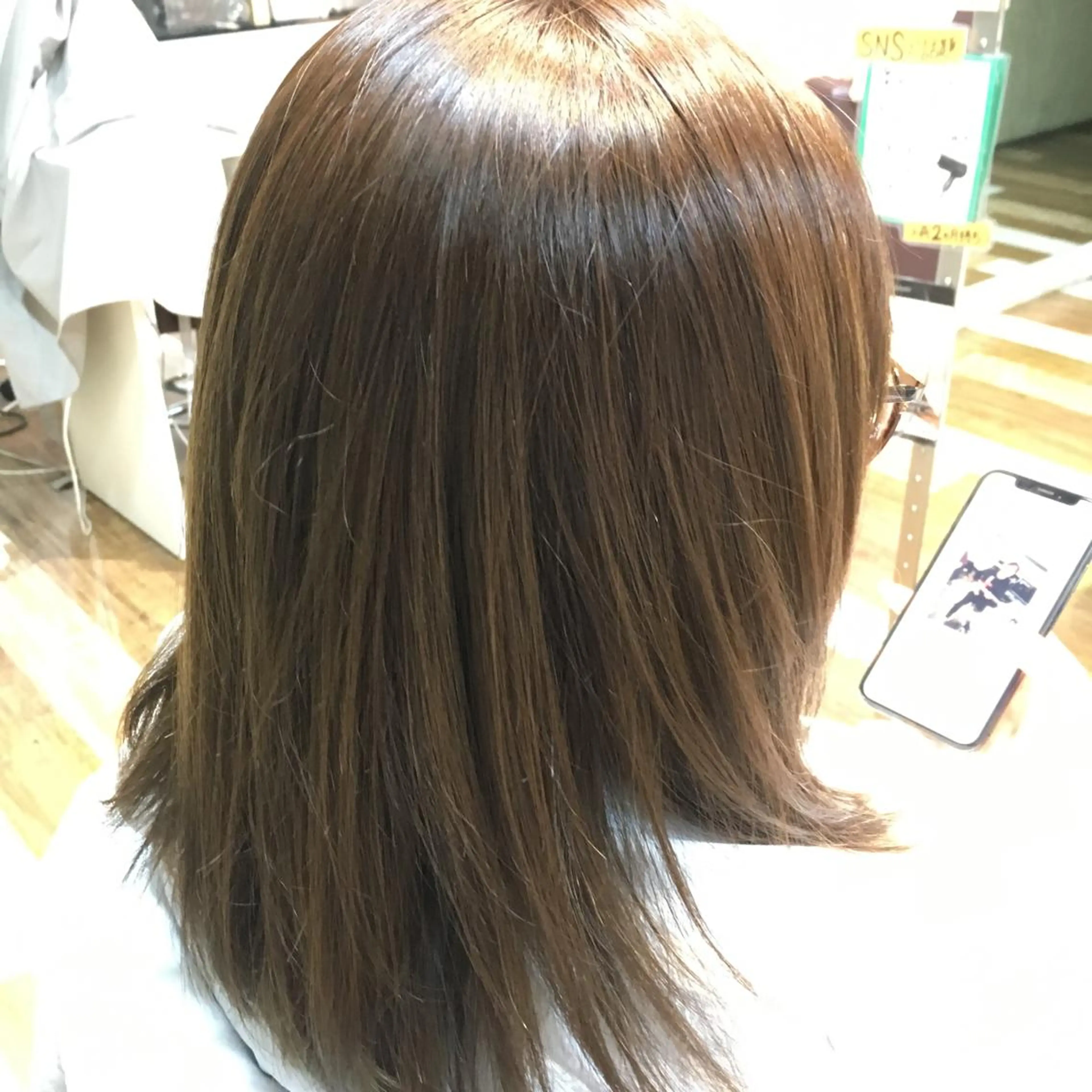 ミディアム 角床直哉 カラーカットNO 1のヘアスタイル