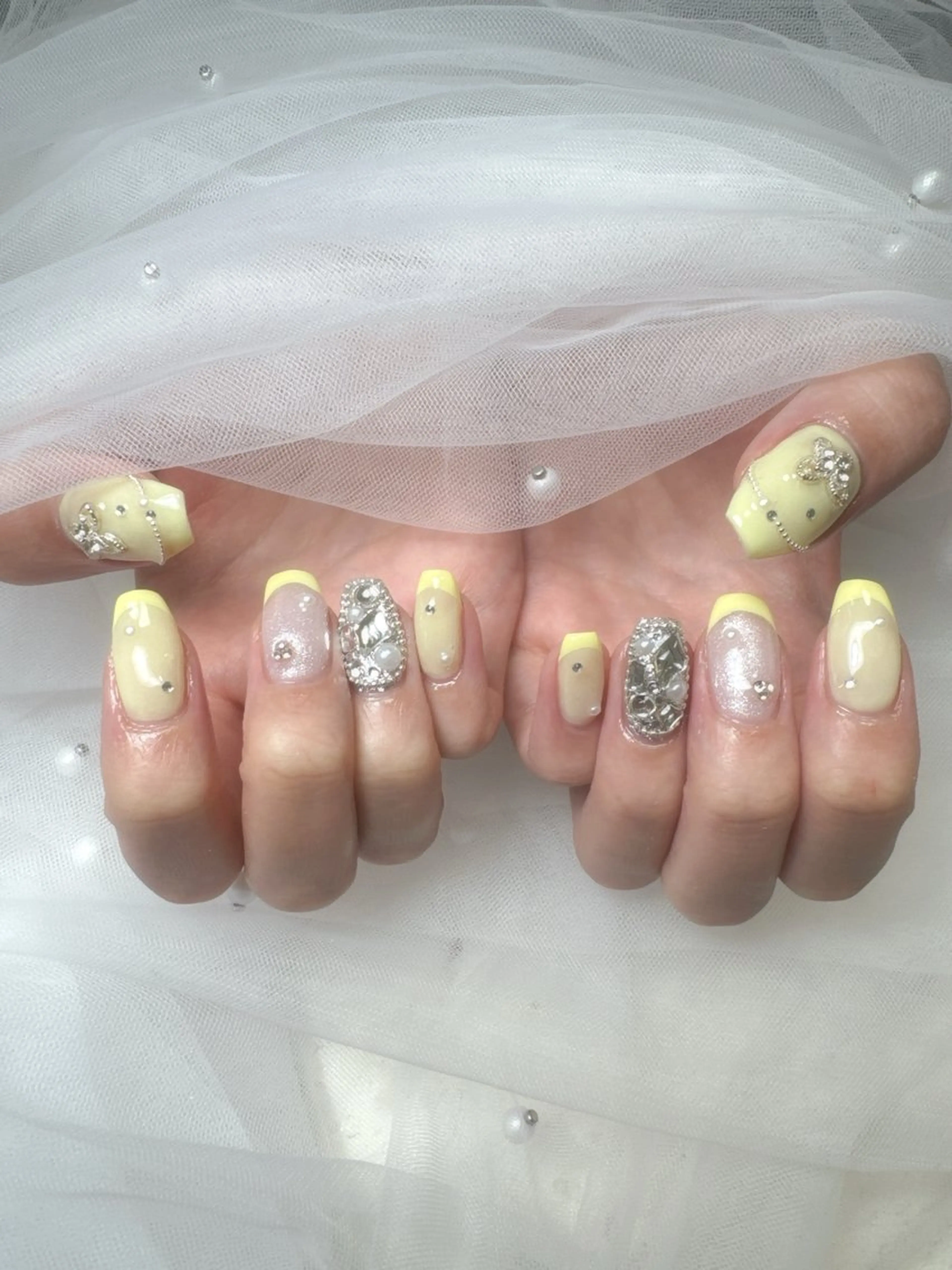 ネイル フレンチネイル ガラスフレンチ マグネットネイル 持ち込み ニュアンスネイル ハンドネイル Queeens nailのネイルデザイン
