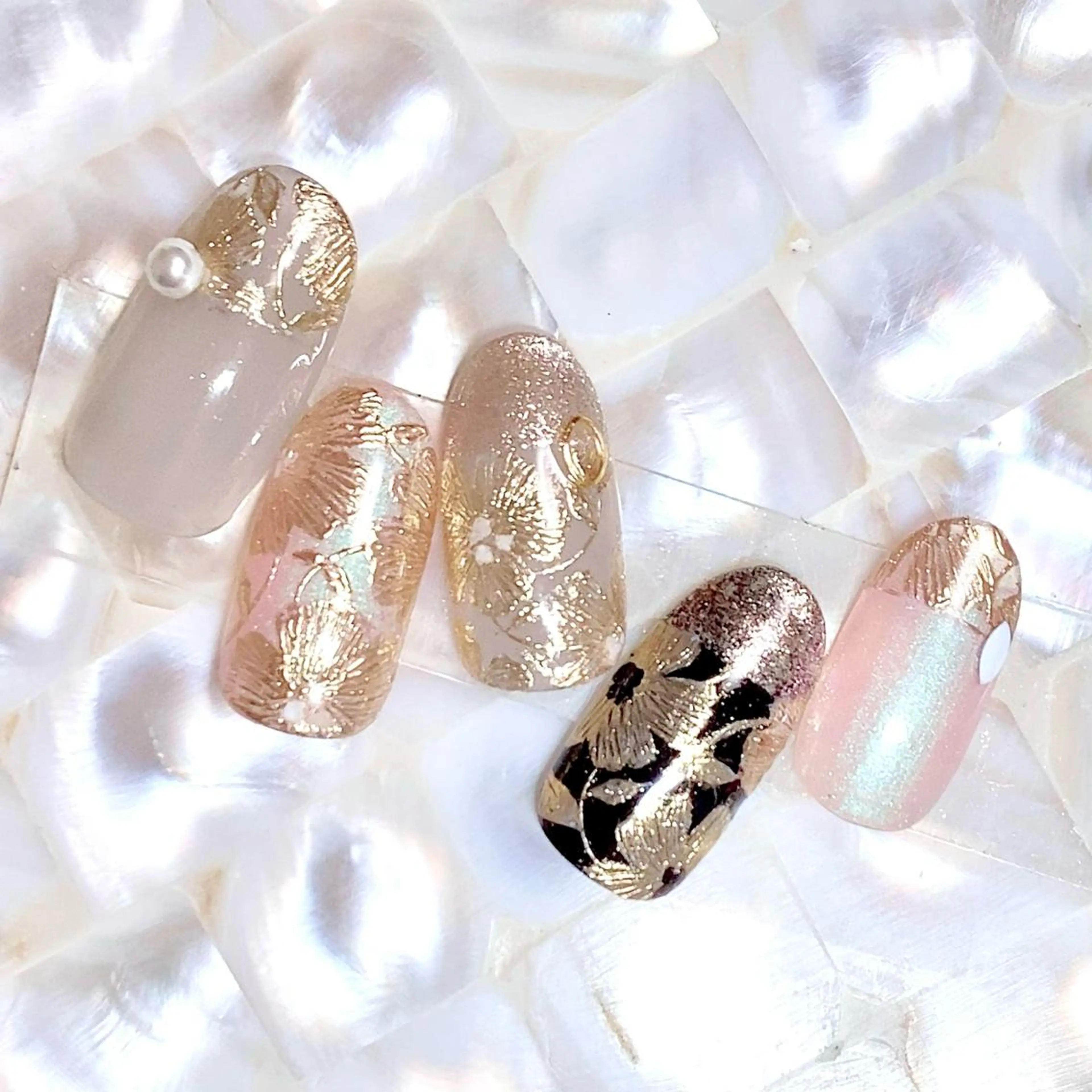 ネイル フラワーネイル ジェルネイル ハードジェル ミラーネイル パラジェル プライベートサロン Rのネイルデザイン