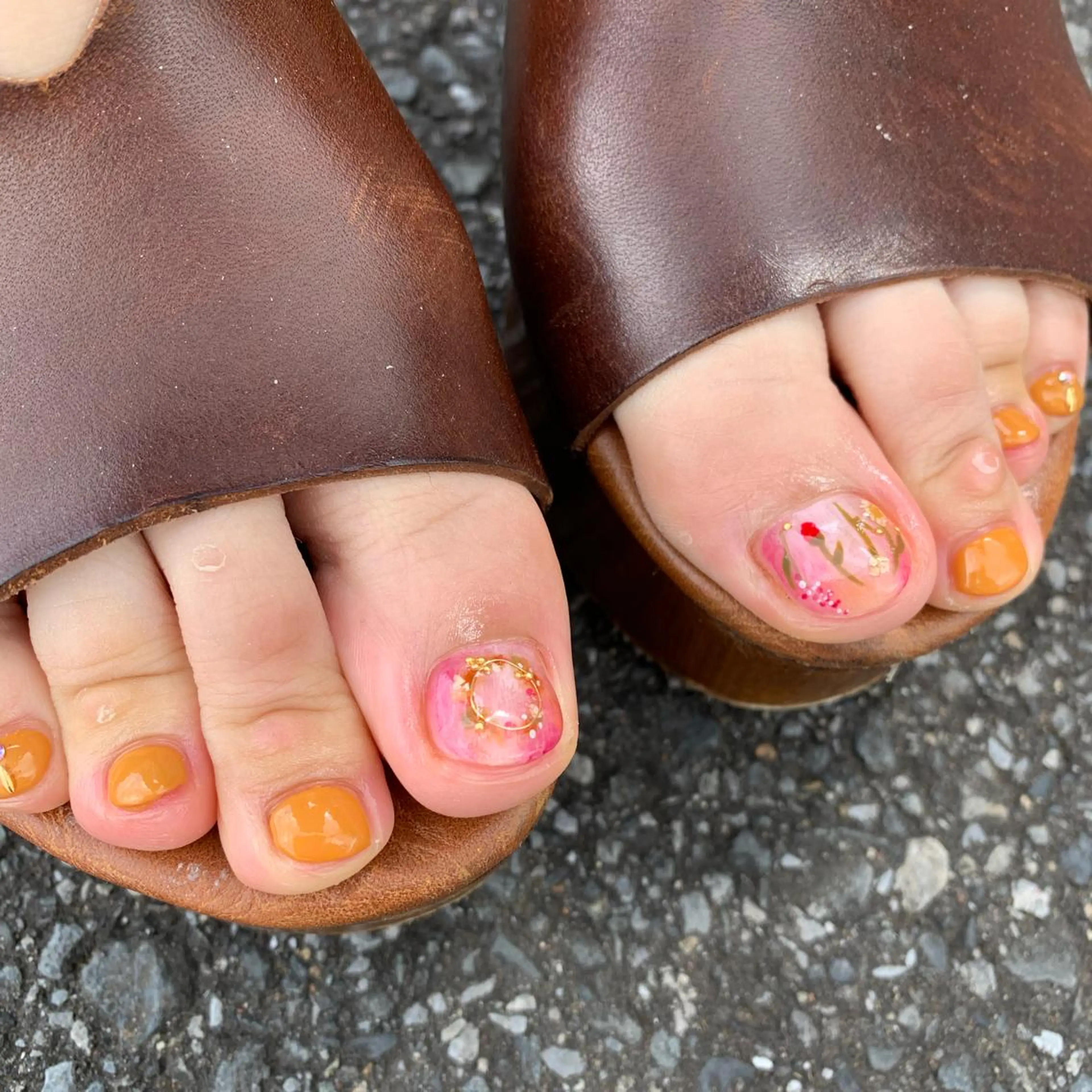 ネイル クリアネイル フットネイル 佐藤 穂乃香のネイルデザイン