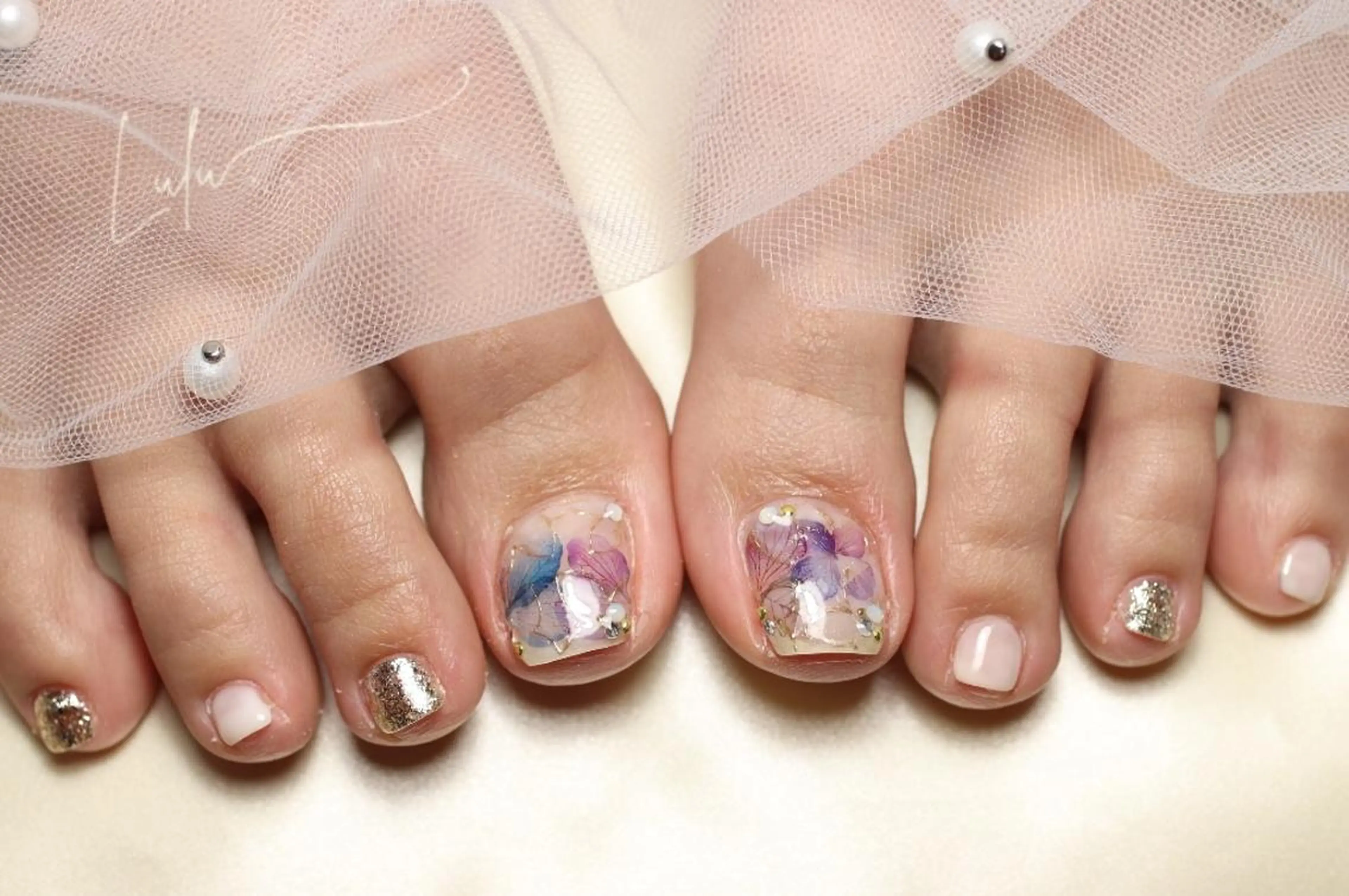 ネイル アートネイル フラワーネイル ミラーネイル フットネイル Lulu nail salon 南堀江店所属・西村 あやかのネイルデザイン