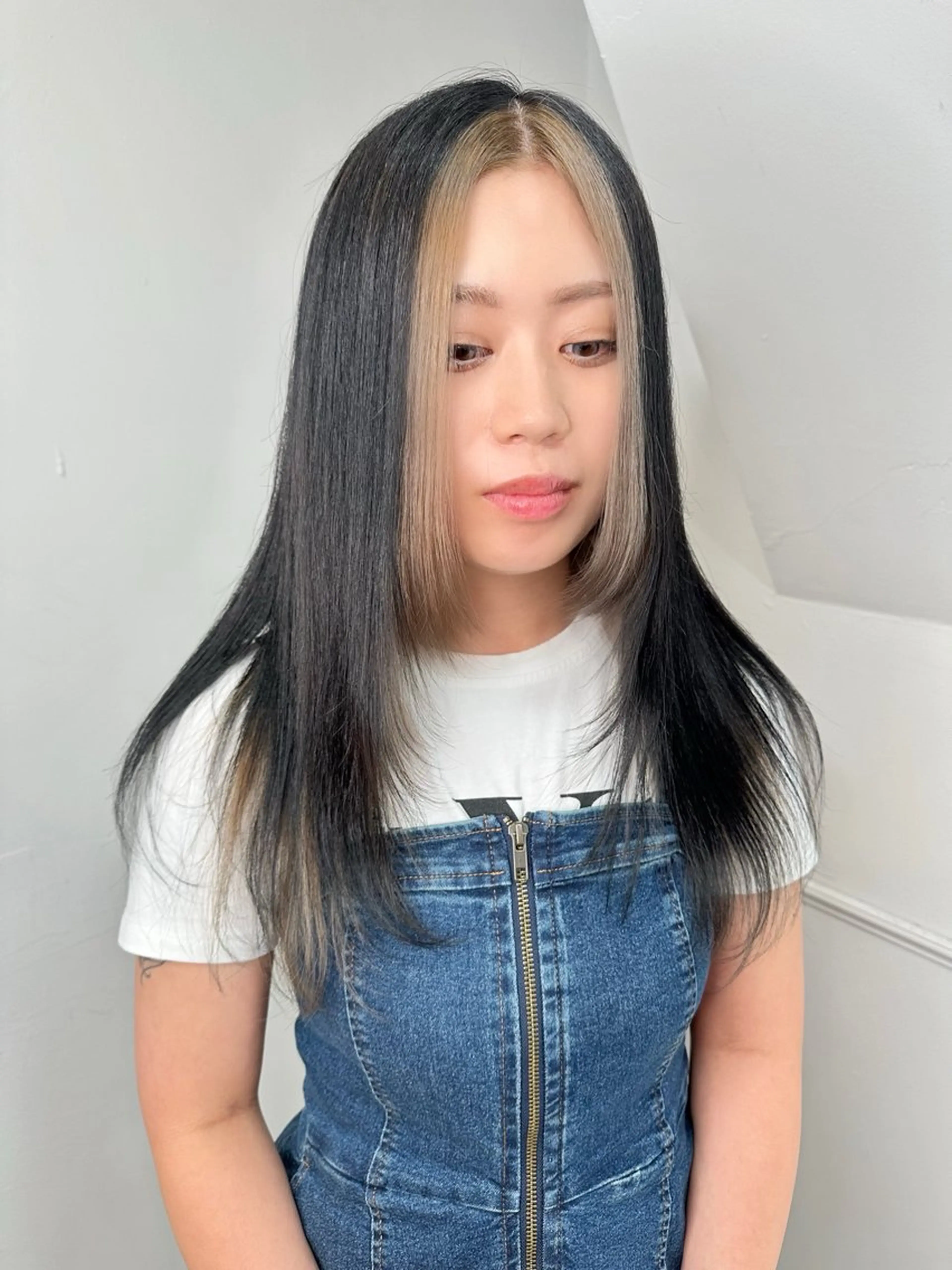 カラー カット ヘアカラー トリートメント 韓国レイヤ ー支持No.1renのヘアスタイル
