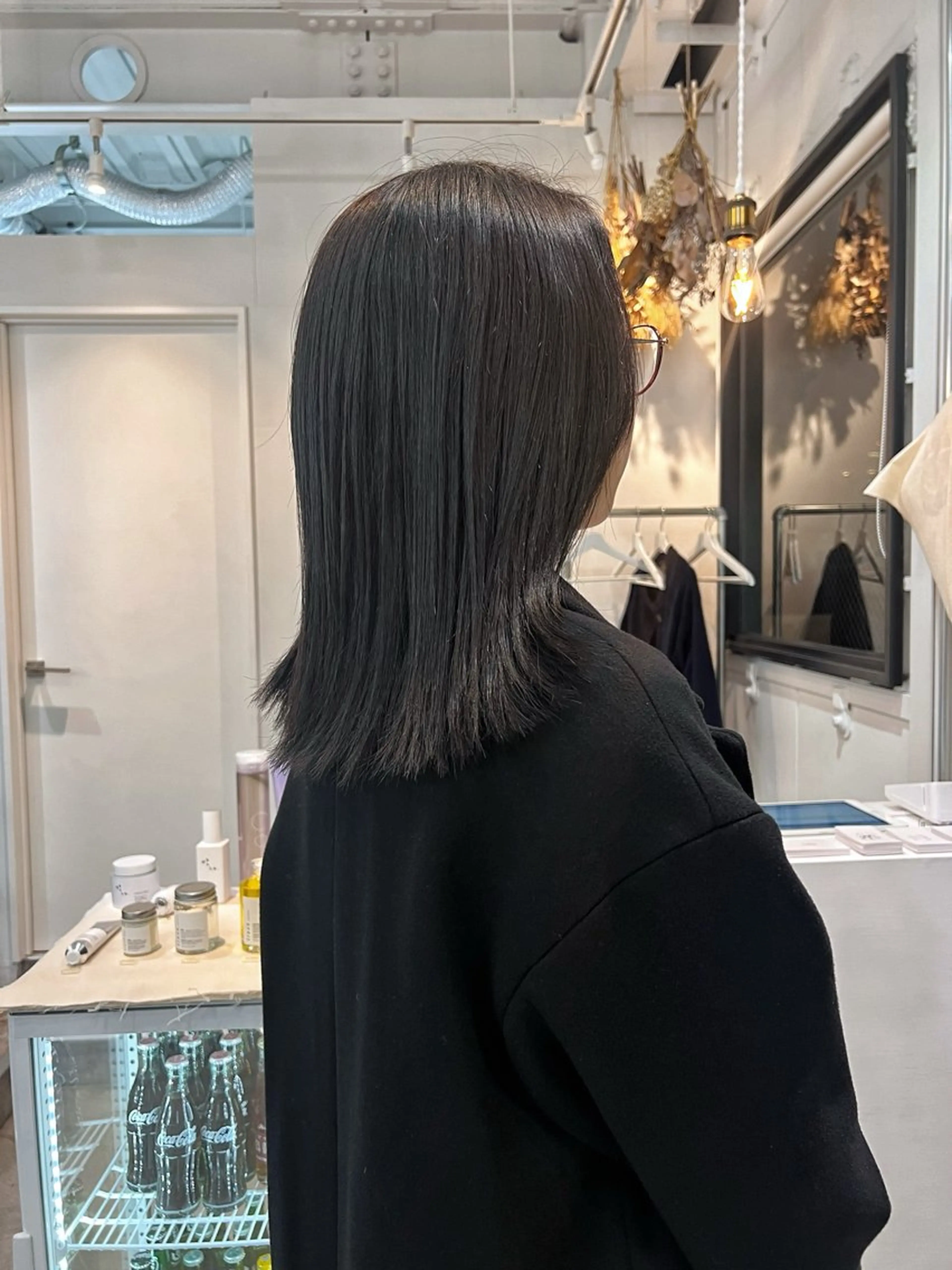 ミディアム カラー 松坂 真衣のヘアスタイル