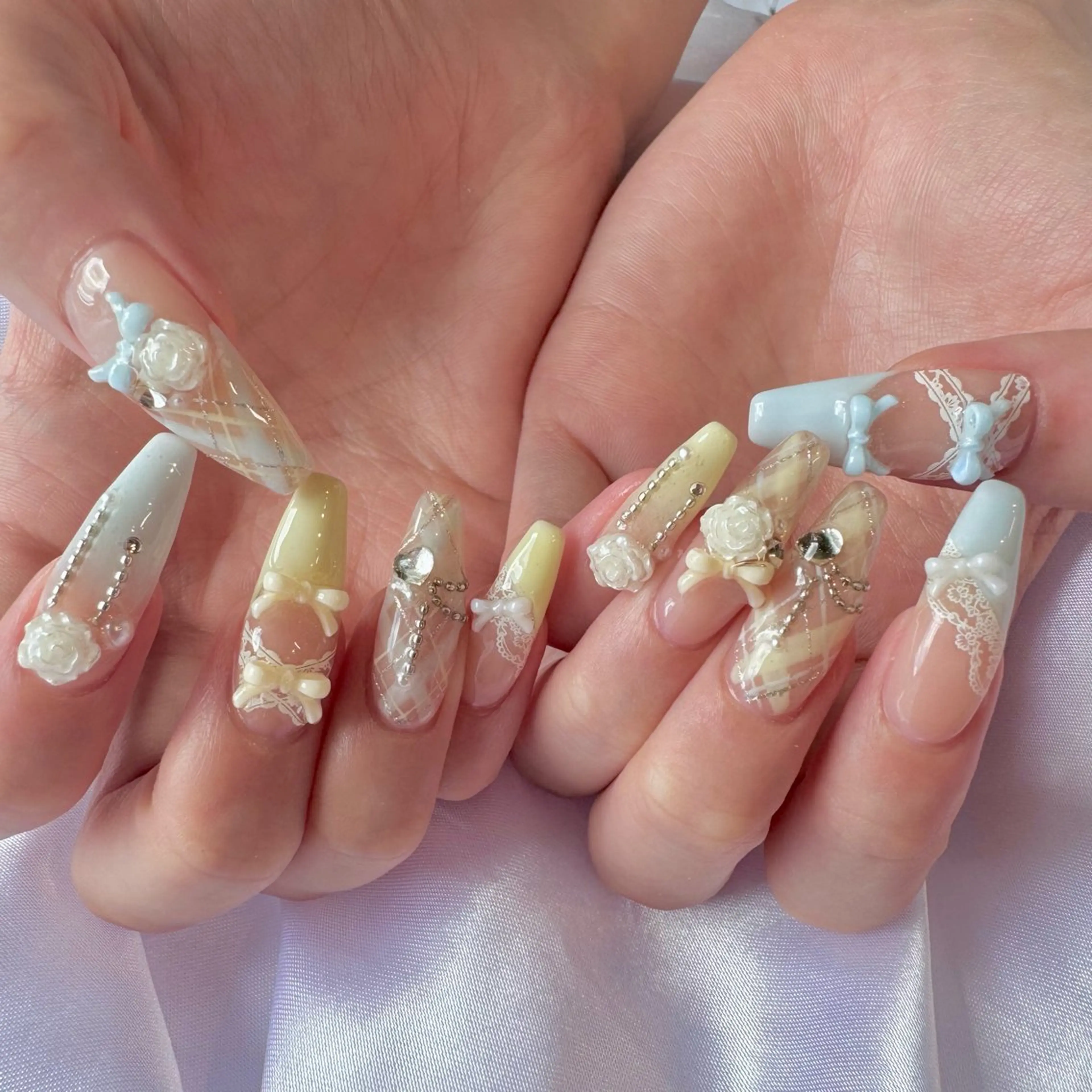 ネイル ガーリー ハンドネイル nail salon e'mu💐のネイルデザイン