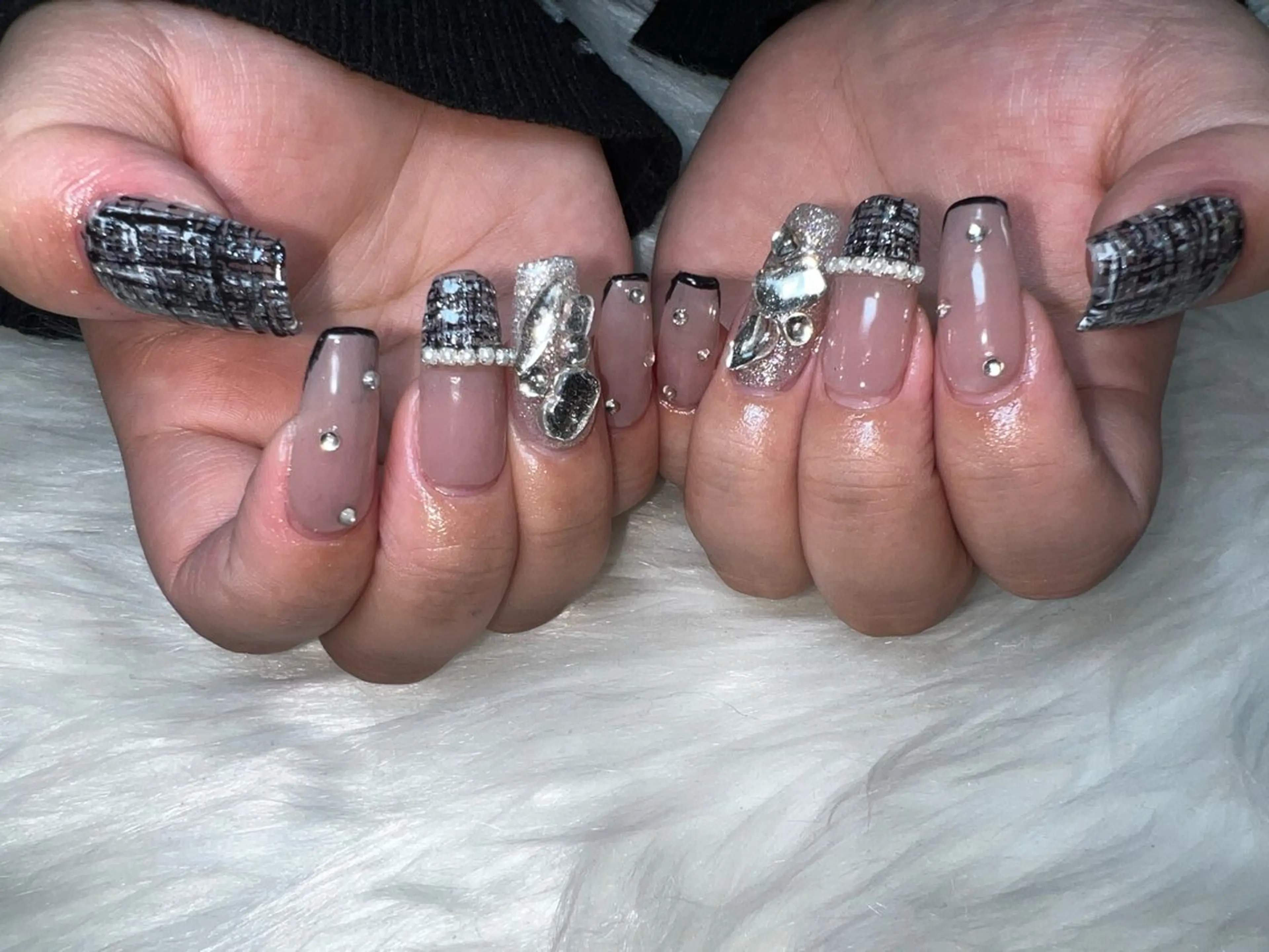 ネイル ツイードネイル Ruana Nailのネイルデザイン