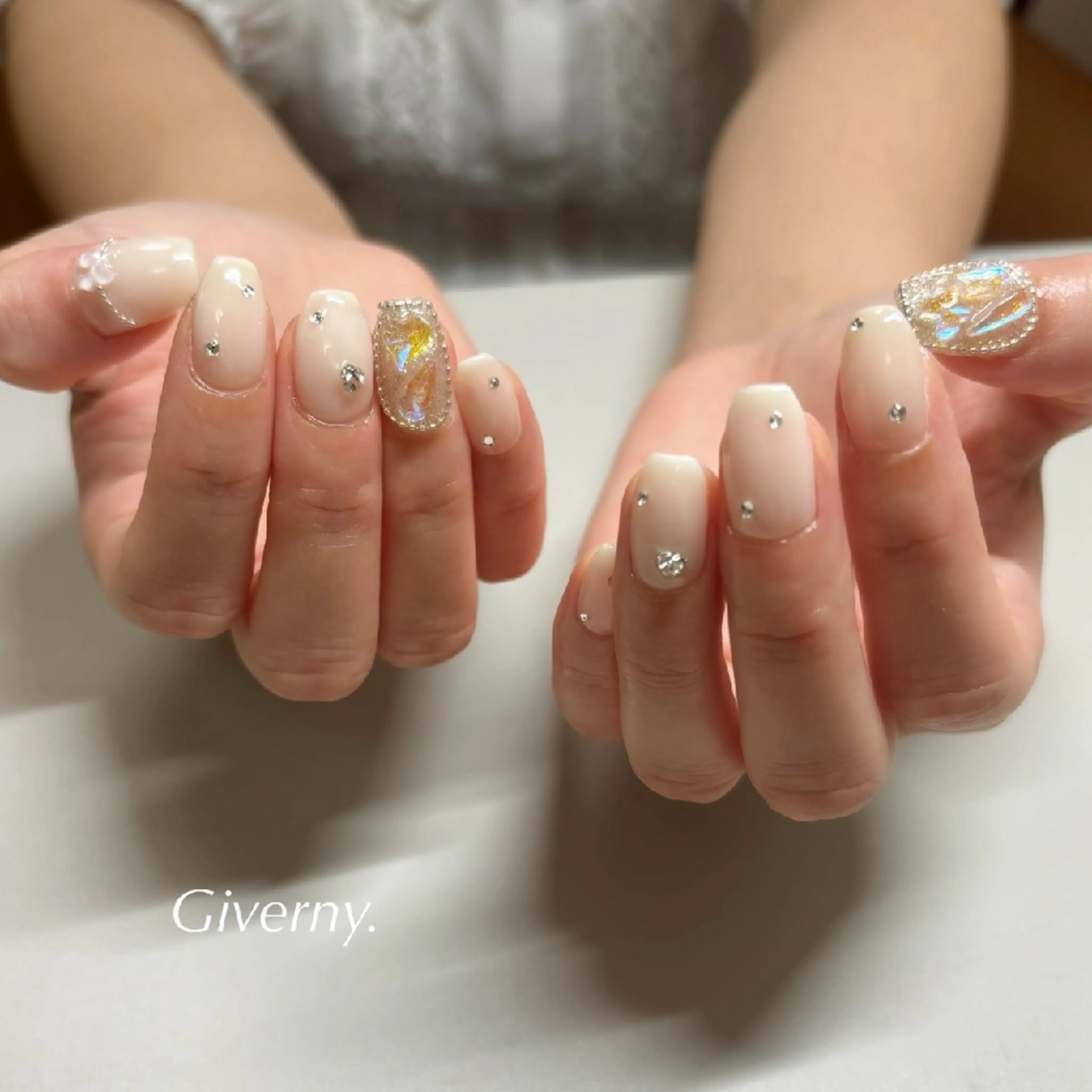 ネイル 夏ネイル ホワイト ハンドネイル Giverny .のネイルデザイン