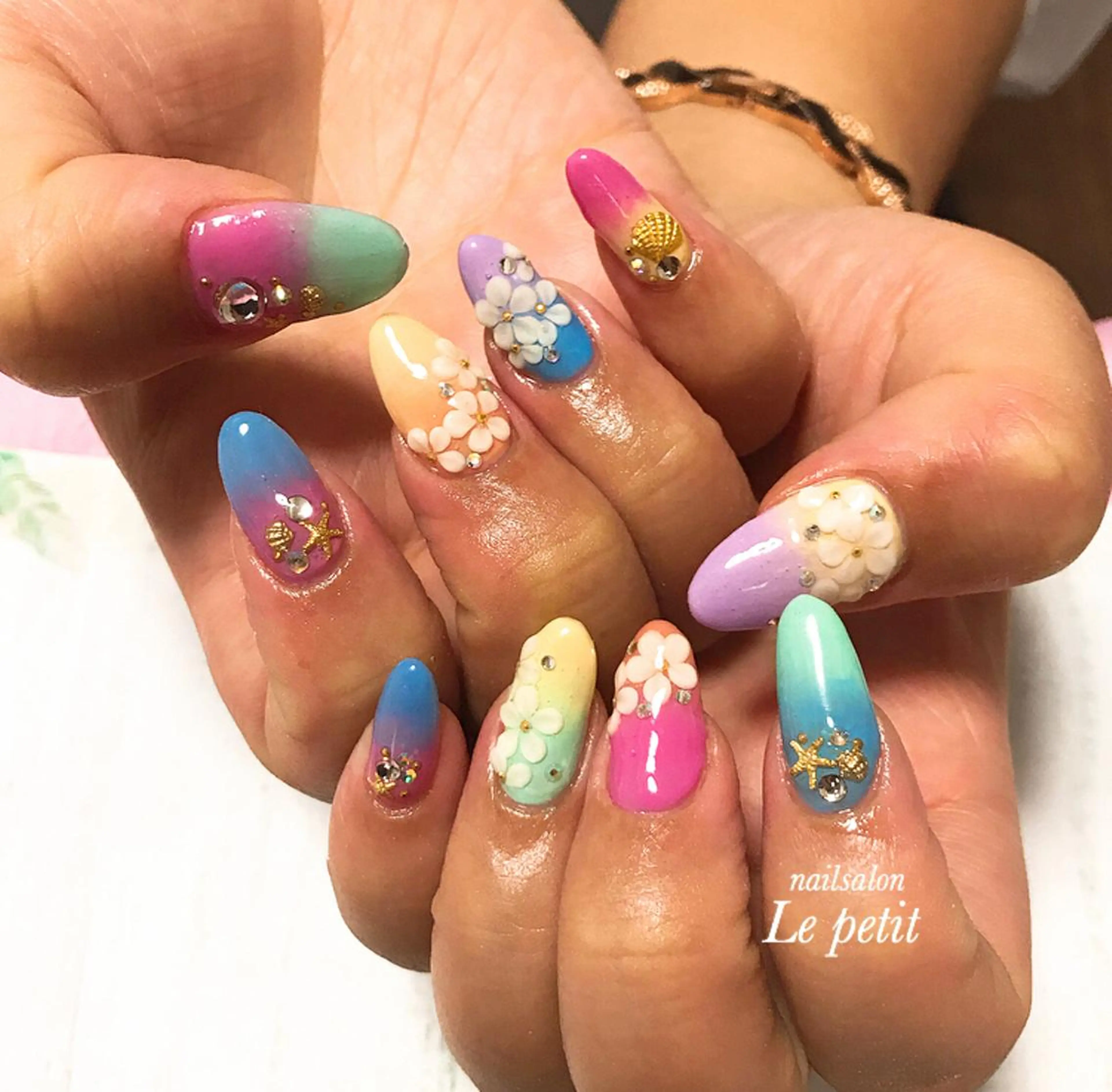 ネイル 石野 広佳のネイルデザイン