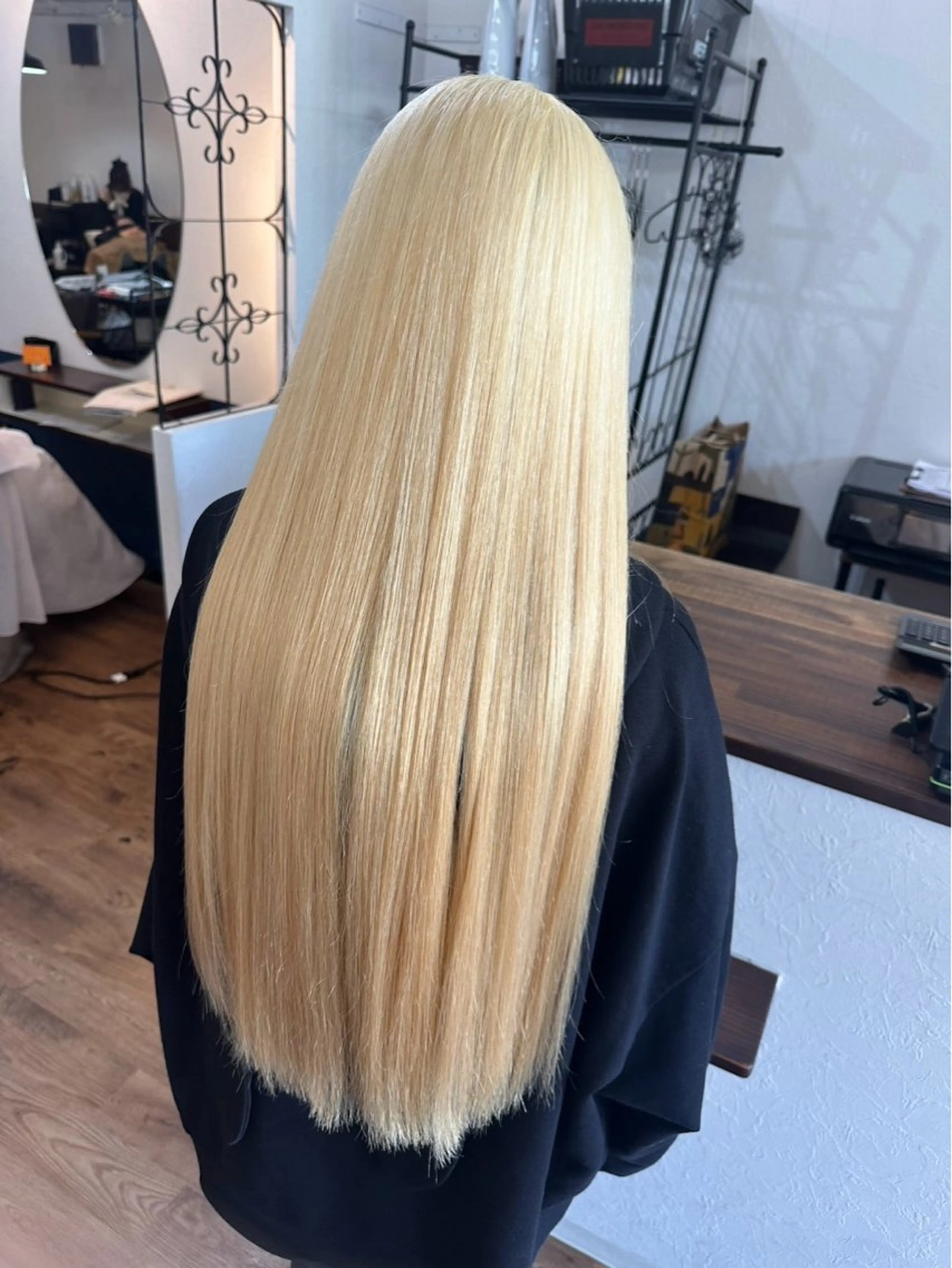 ロング ヘアカラー 平田 渚唯のヘアスタイル