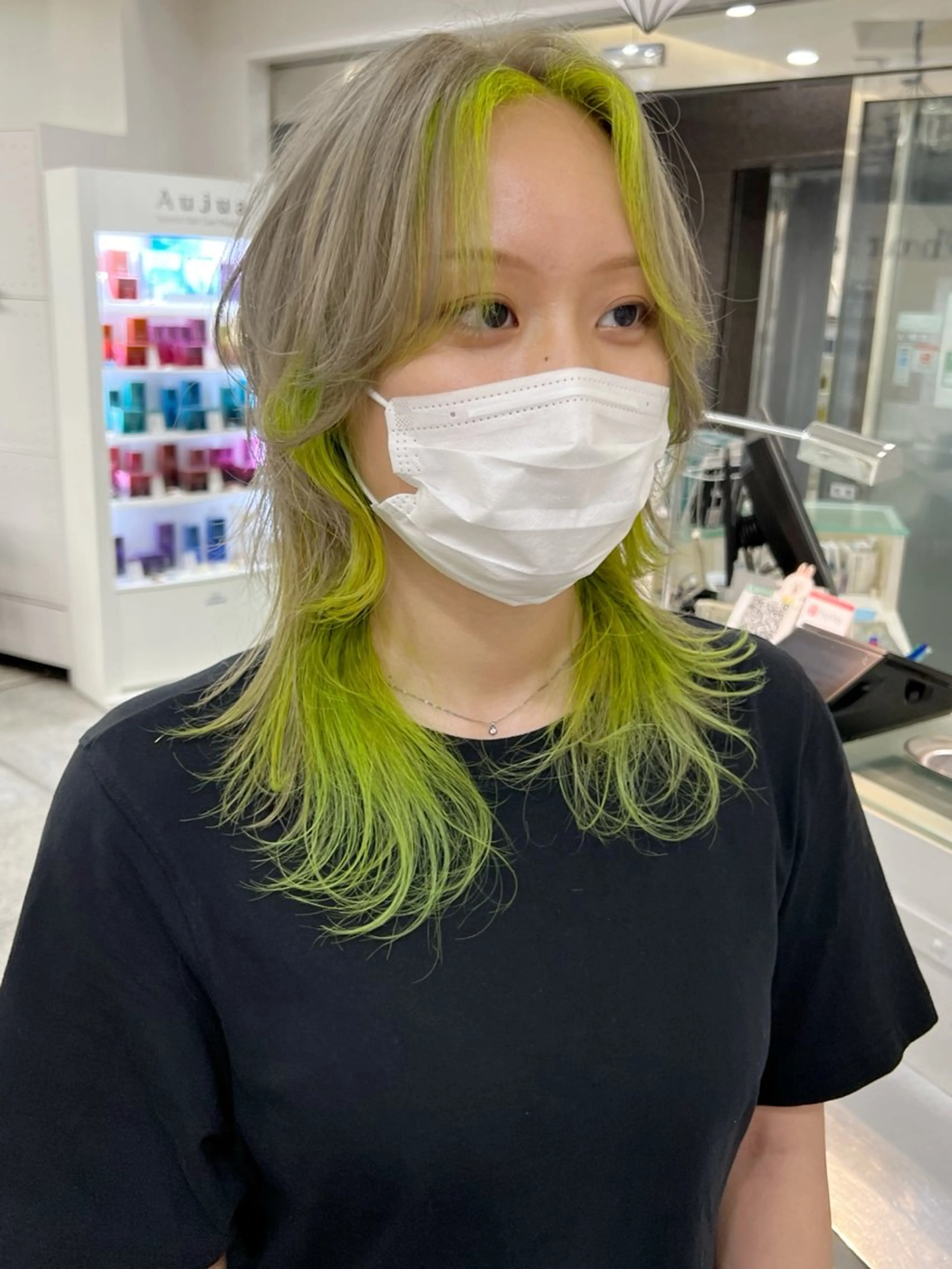 ミディアム レイヤーカット カット ヘアカラー ウルフ🤍渋谷 🤍Mizukiのヘアスタイル