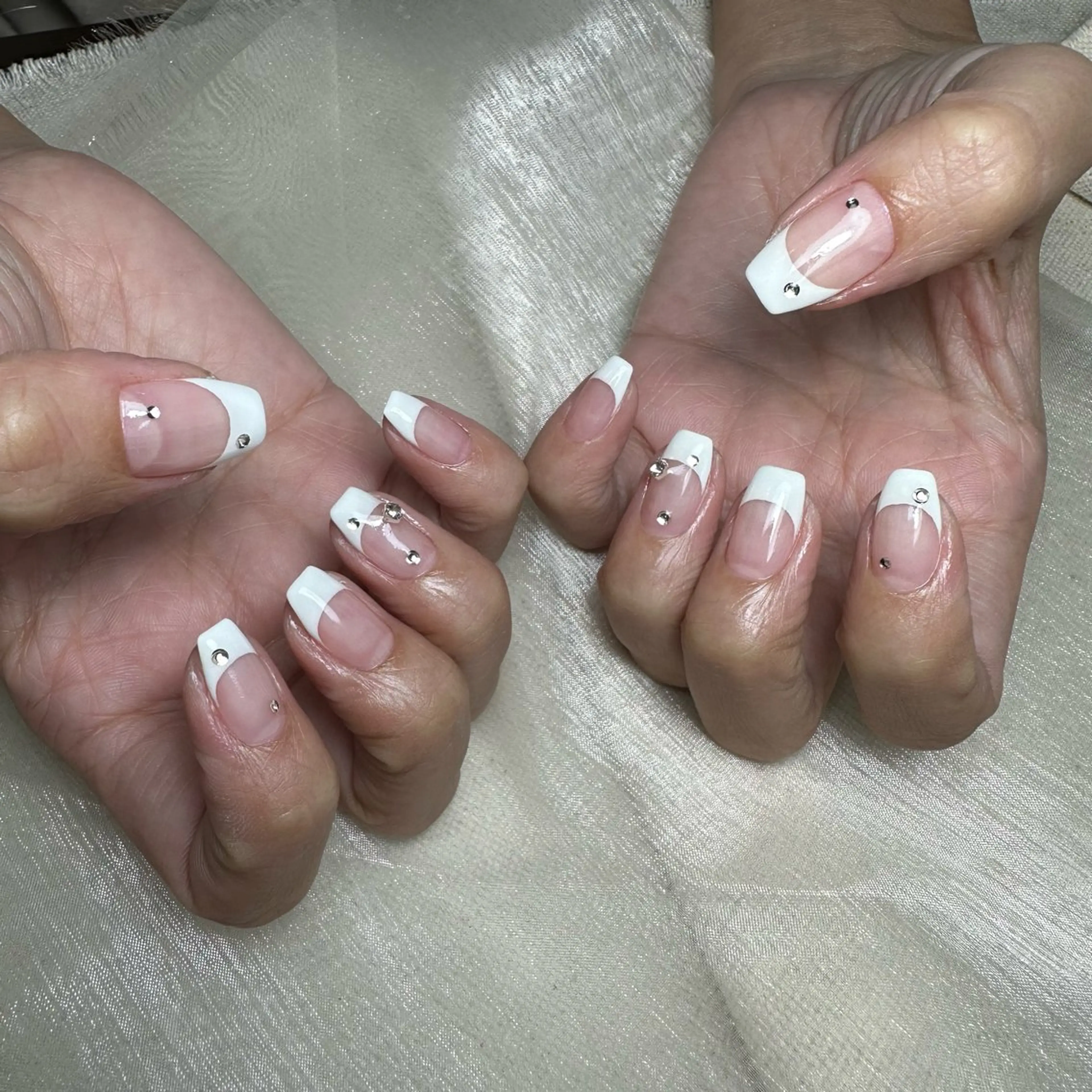 ネイル ストーンネイル ハンドネイル repos~ルポ~所属・里見 麗のネイルデザイン