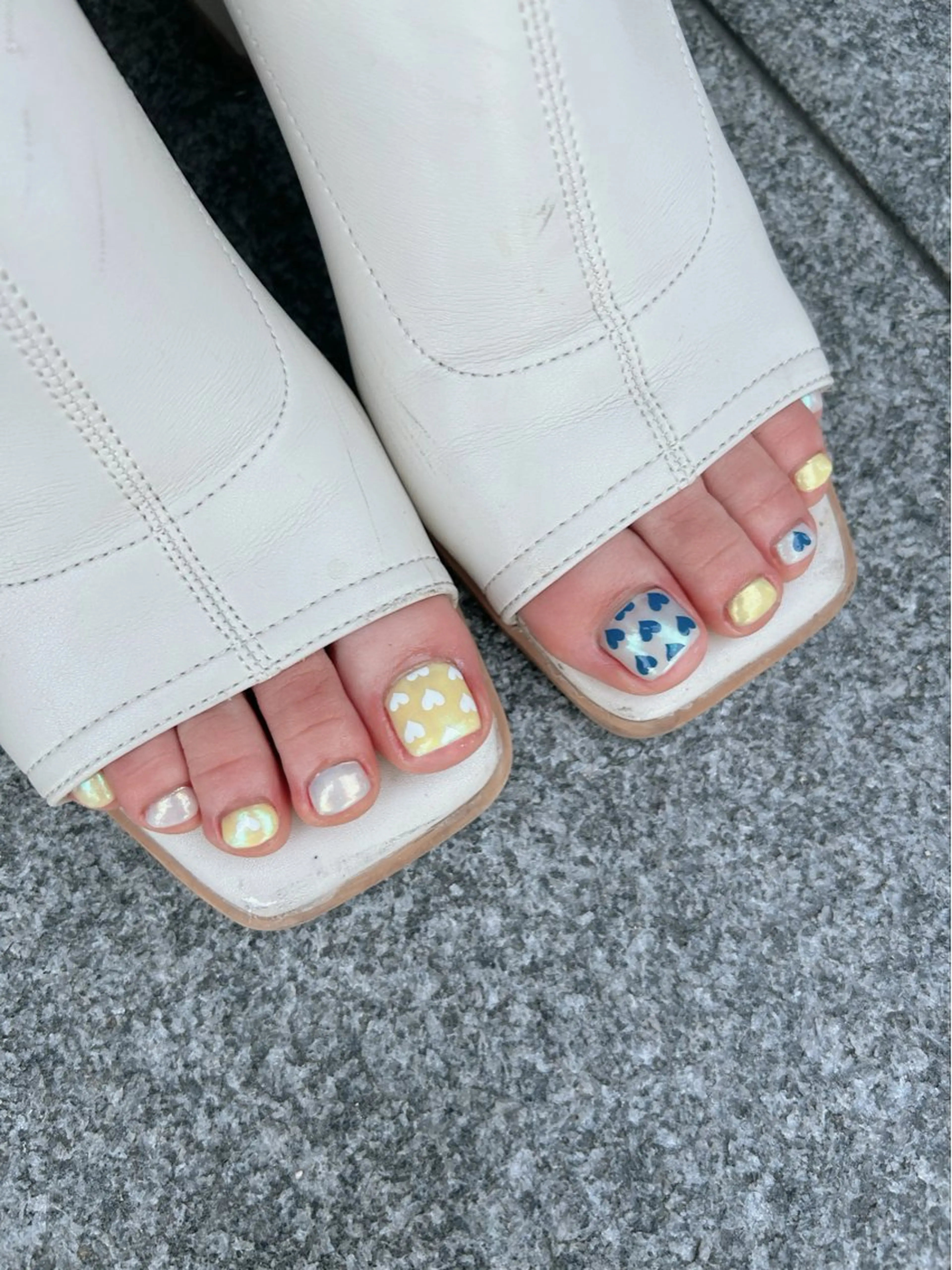 ネイル フットネイル ハート ピンク N. bebeのネイルデザイン