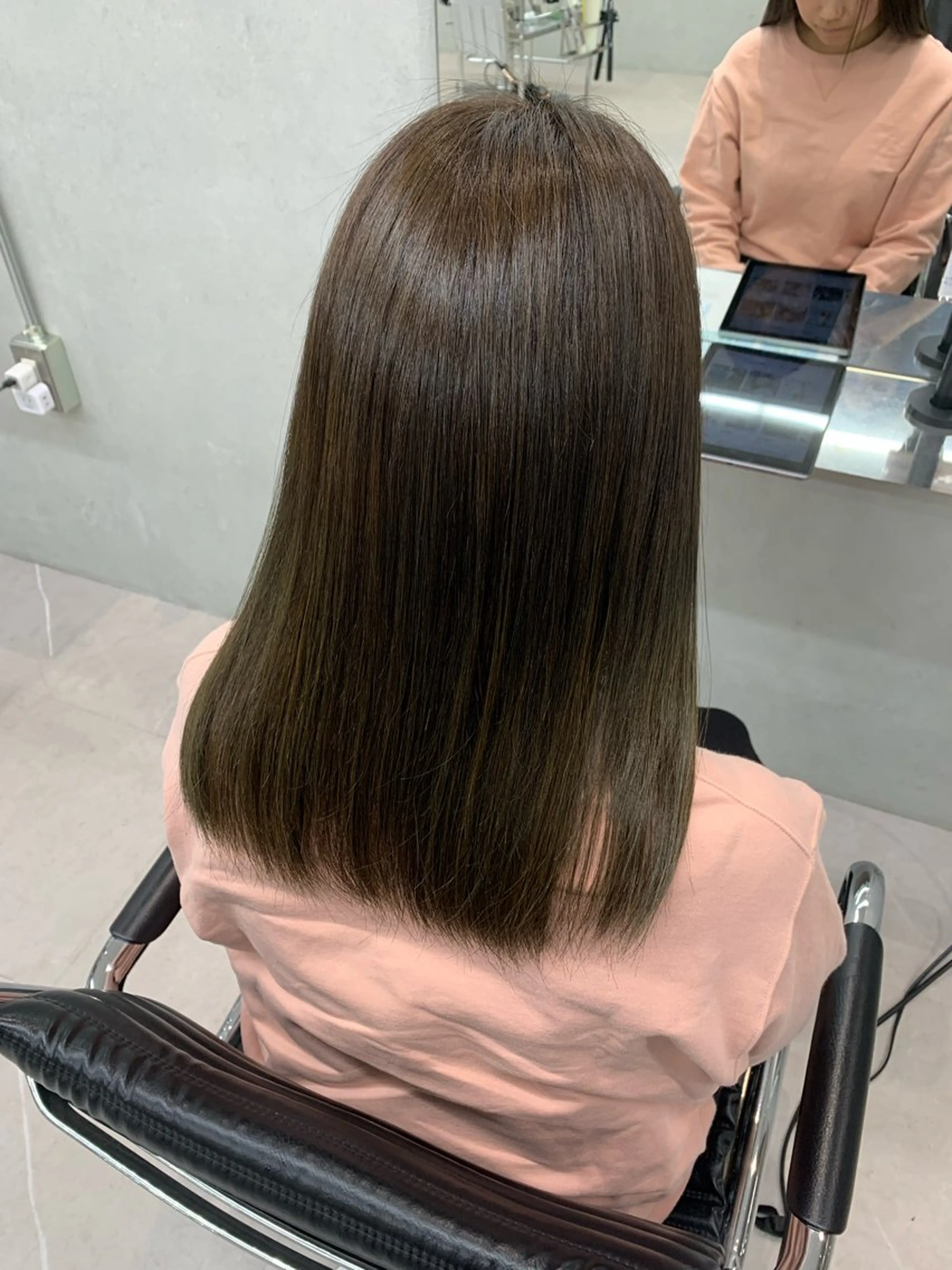 ミディアム カラー io NANAのヘアスタイル