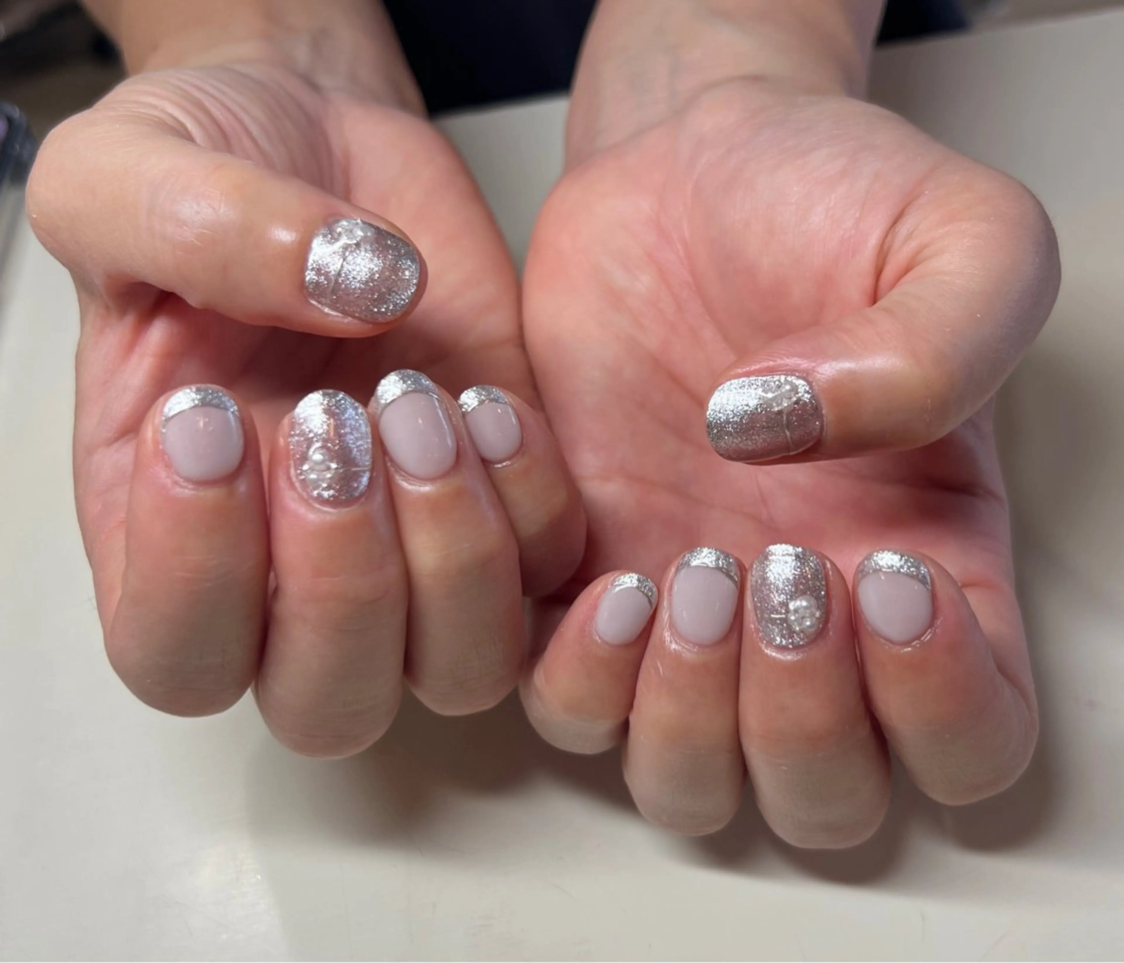ネイル キラキラネイル ラメ(グリッター) 持ち込み シルバー いちじゅう あおいのネイルデザイン