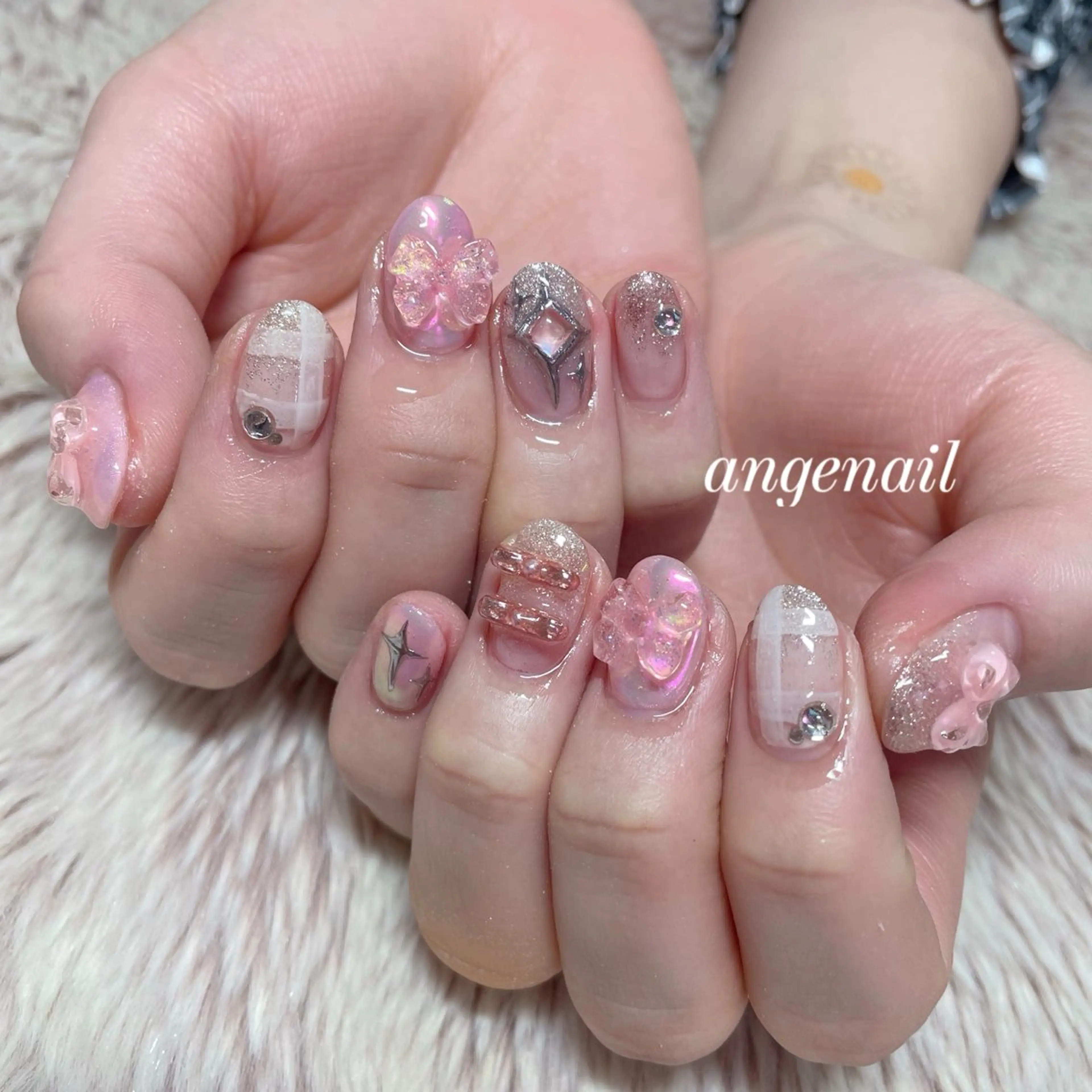 ネイル ハンドネイル オーナーネイリスト MAKIのネイルデザイン