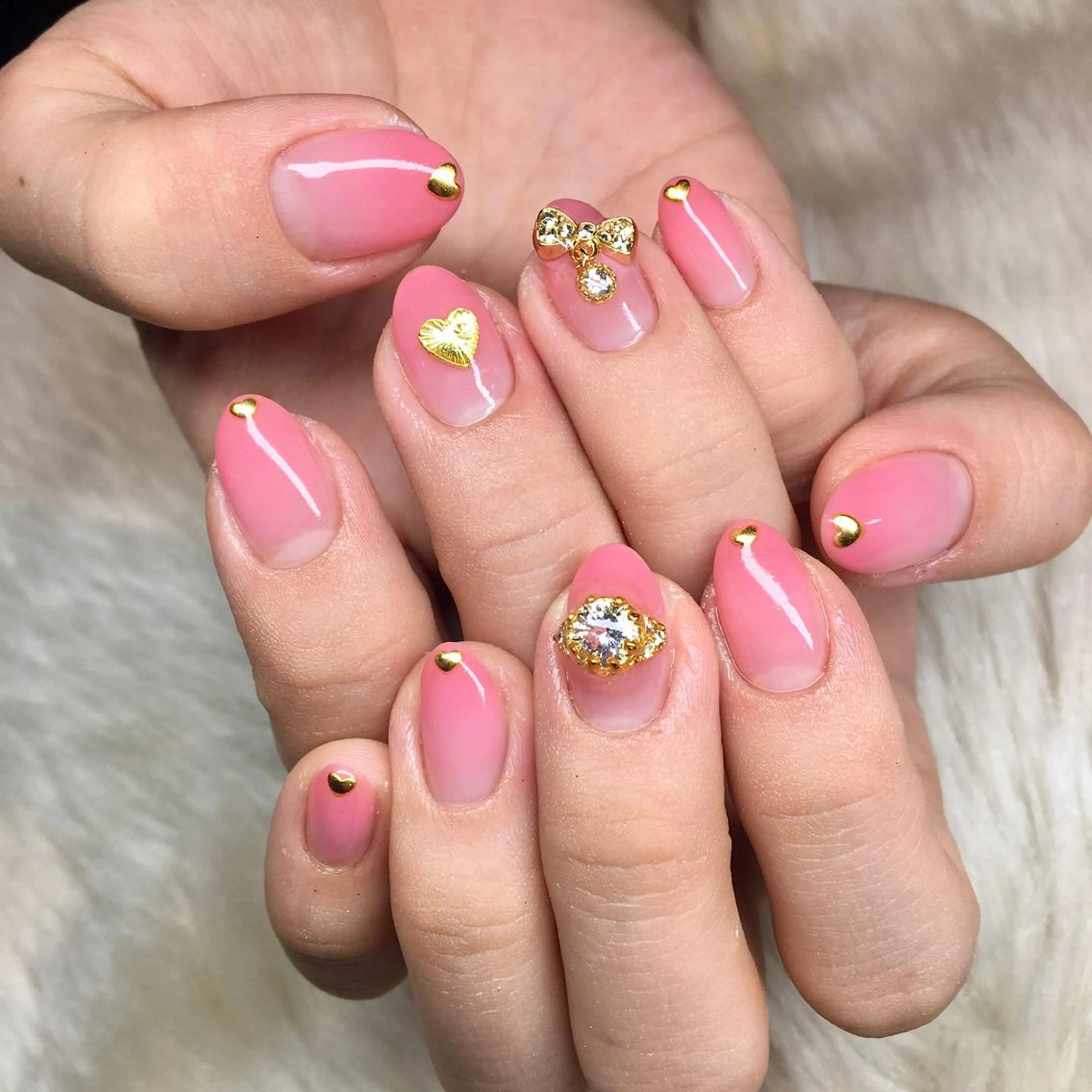 ネイル repos~ルポ~所属・里見 麗のネイルデザイン