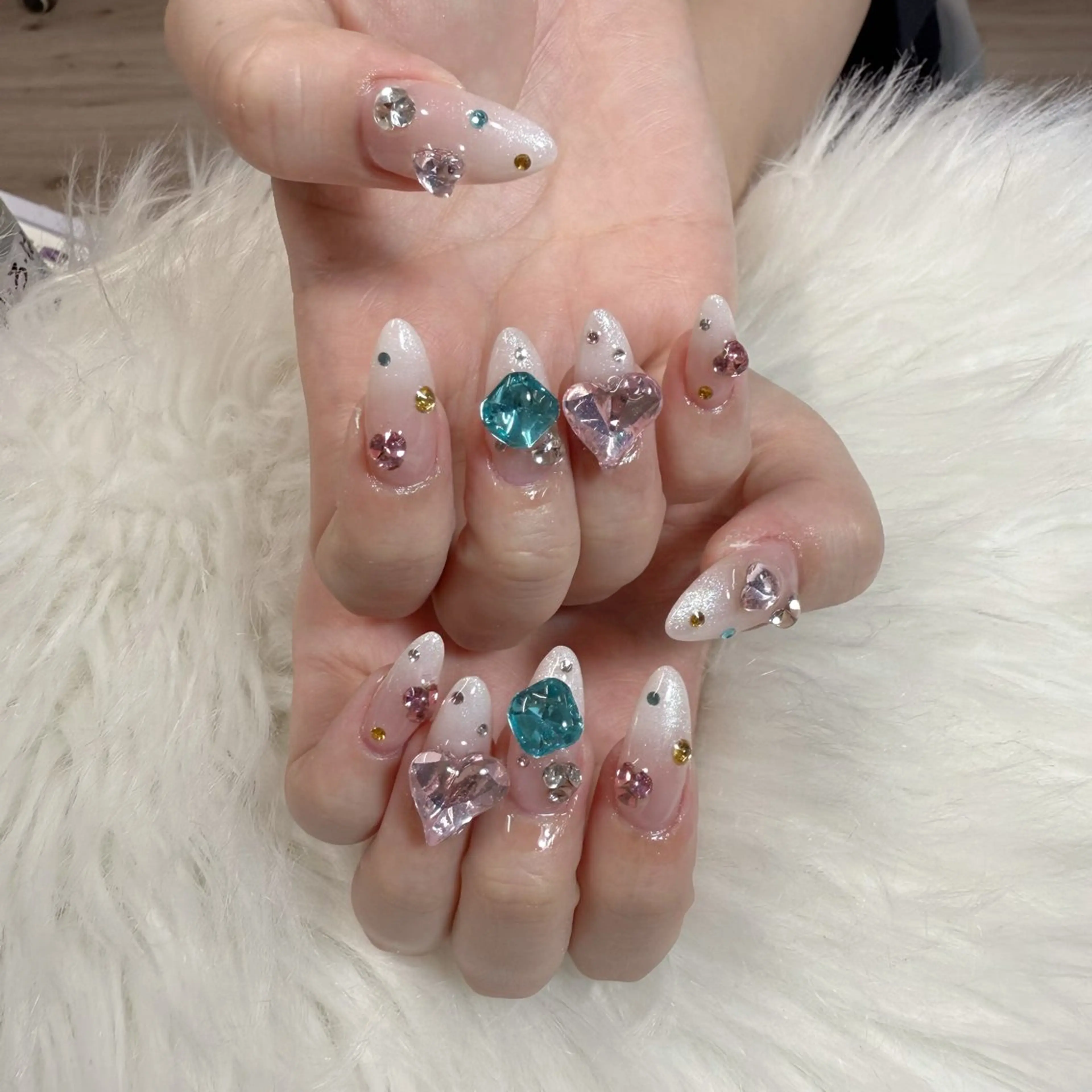 ネイル ハンドネイル 🎀nana🫧 ワンホンネイル🎀のネイルデザイン