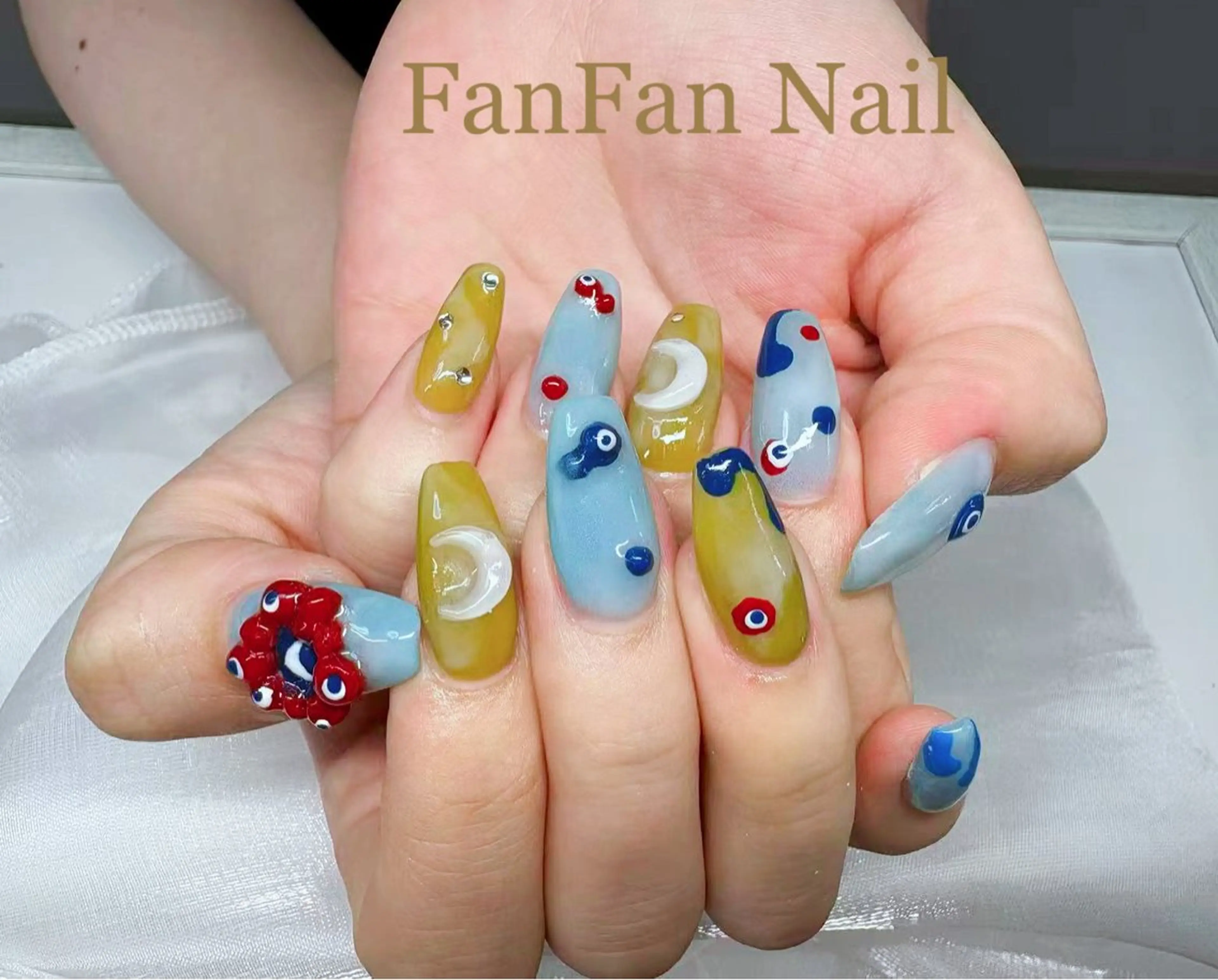 ネイル アートネイル オーロラネイル ガーリー キラキラネイル 韓国ネイル ハンドネイル KaKa FanFanNailのネイルデザイン