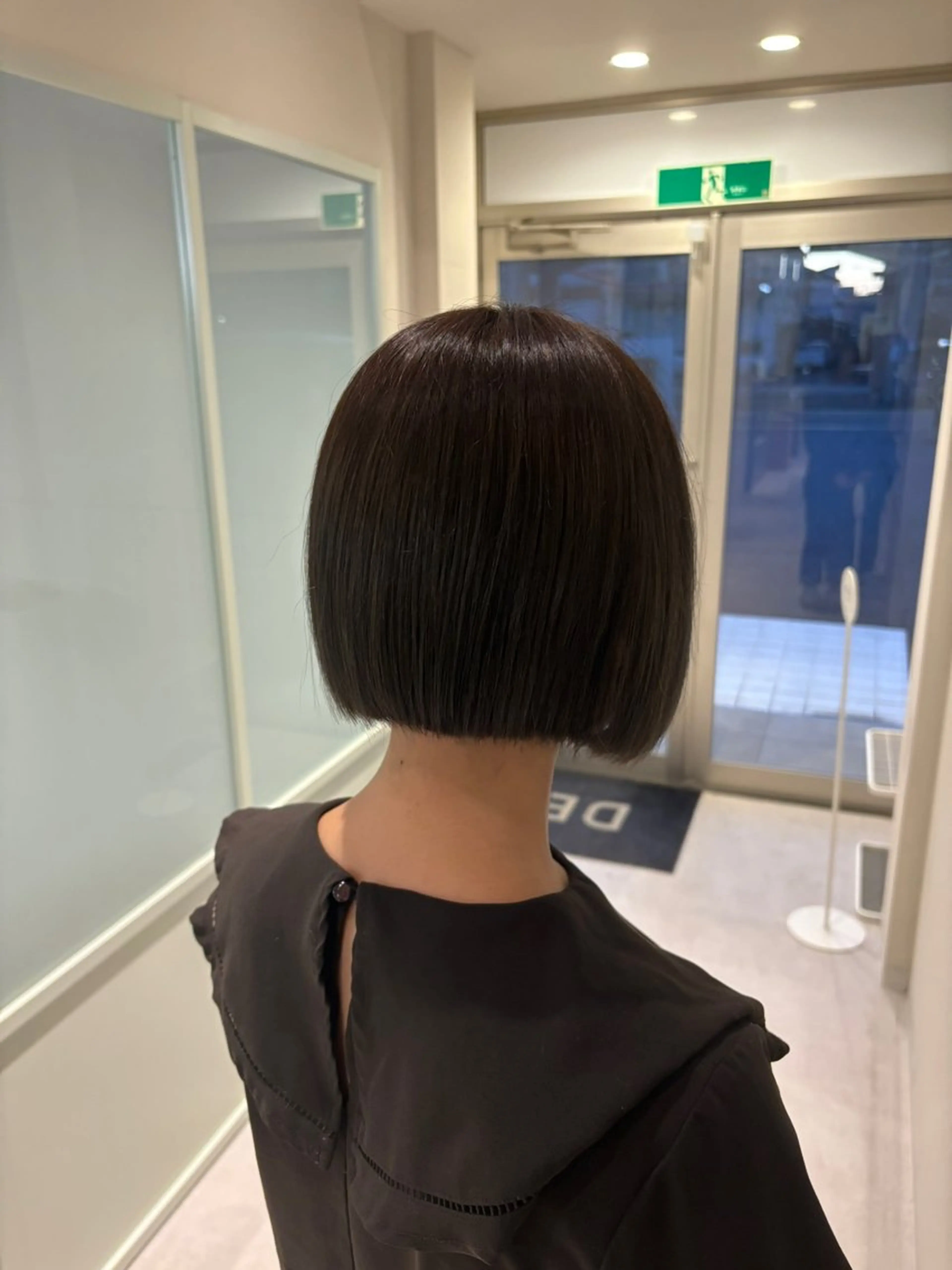 ショート カラー グレージュ ボブ DEEokazaki sae.Aのヘアスタイル