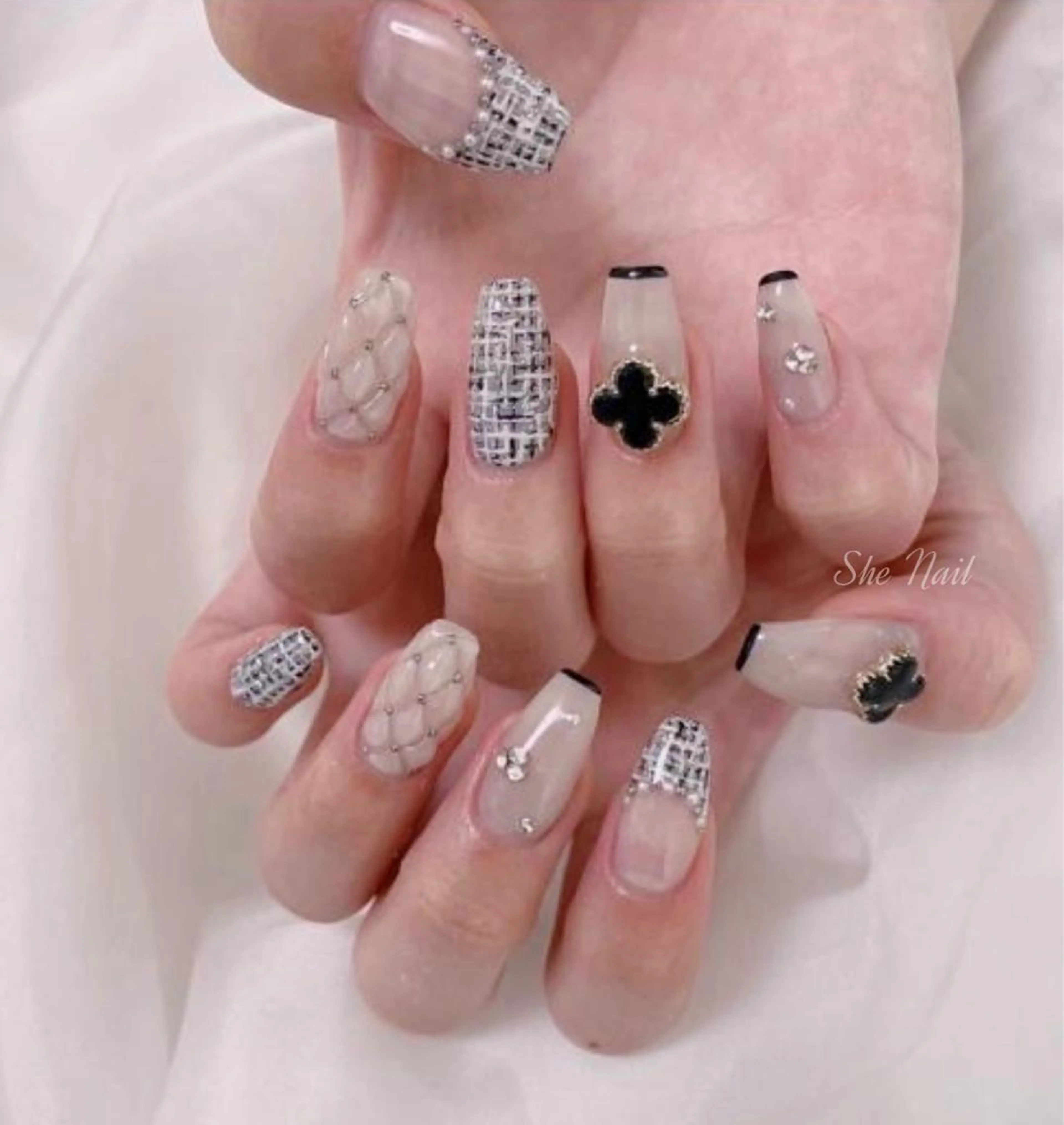 ネイル チークネイル 長さ出し マグネットネイル 持ち込み ワンカラーネイル ハンドネイル She   Nail所属・ISA_ BELLAのネイルデザイン