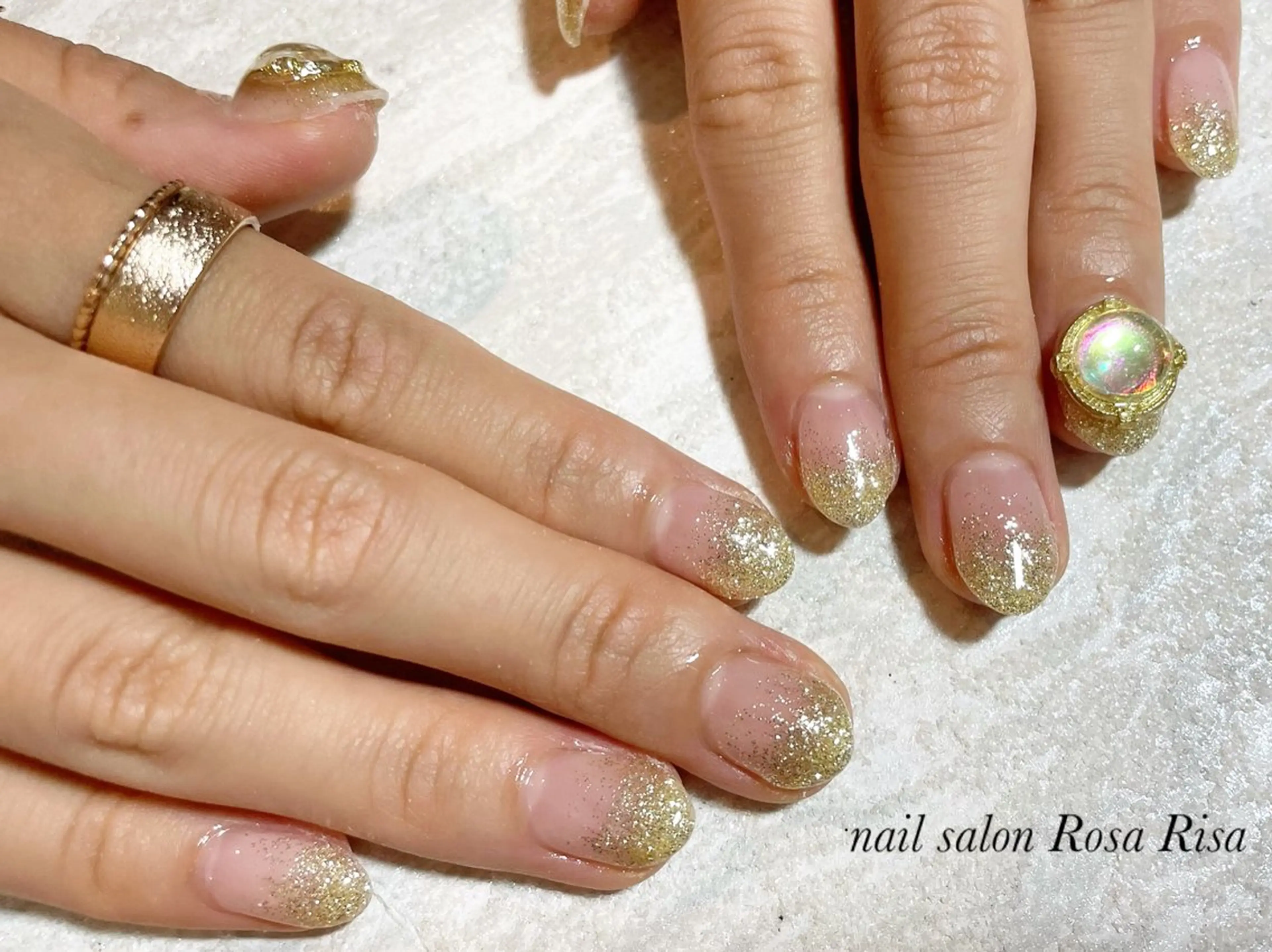 ネイル ゴールド ネイルスタジオ シェイクユアハンズのネイルデザイン