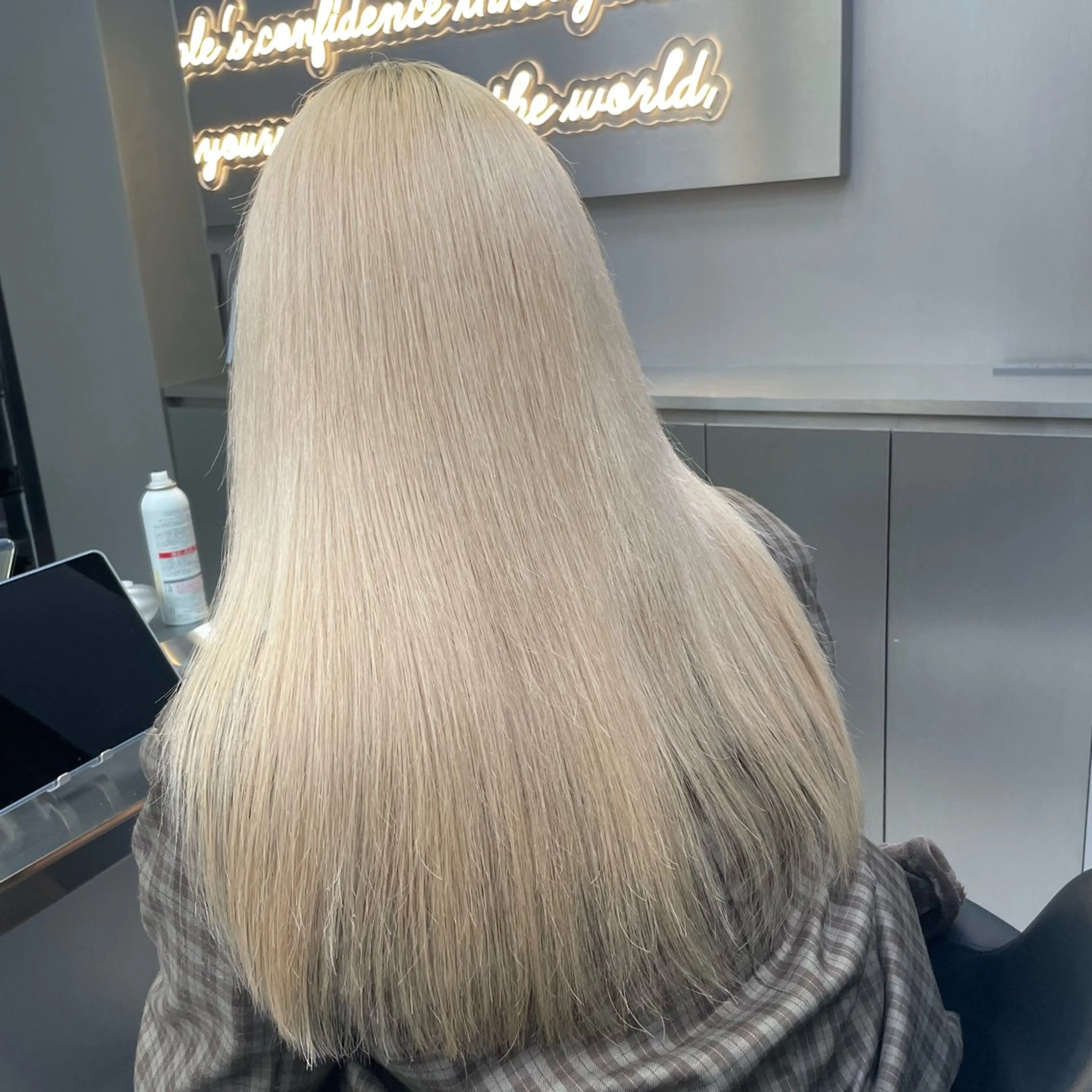 ロング 🫧バレイヤージュ/ ハイトーン/ミズキのヘアスタイル