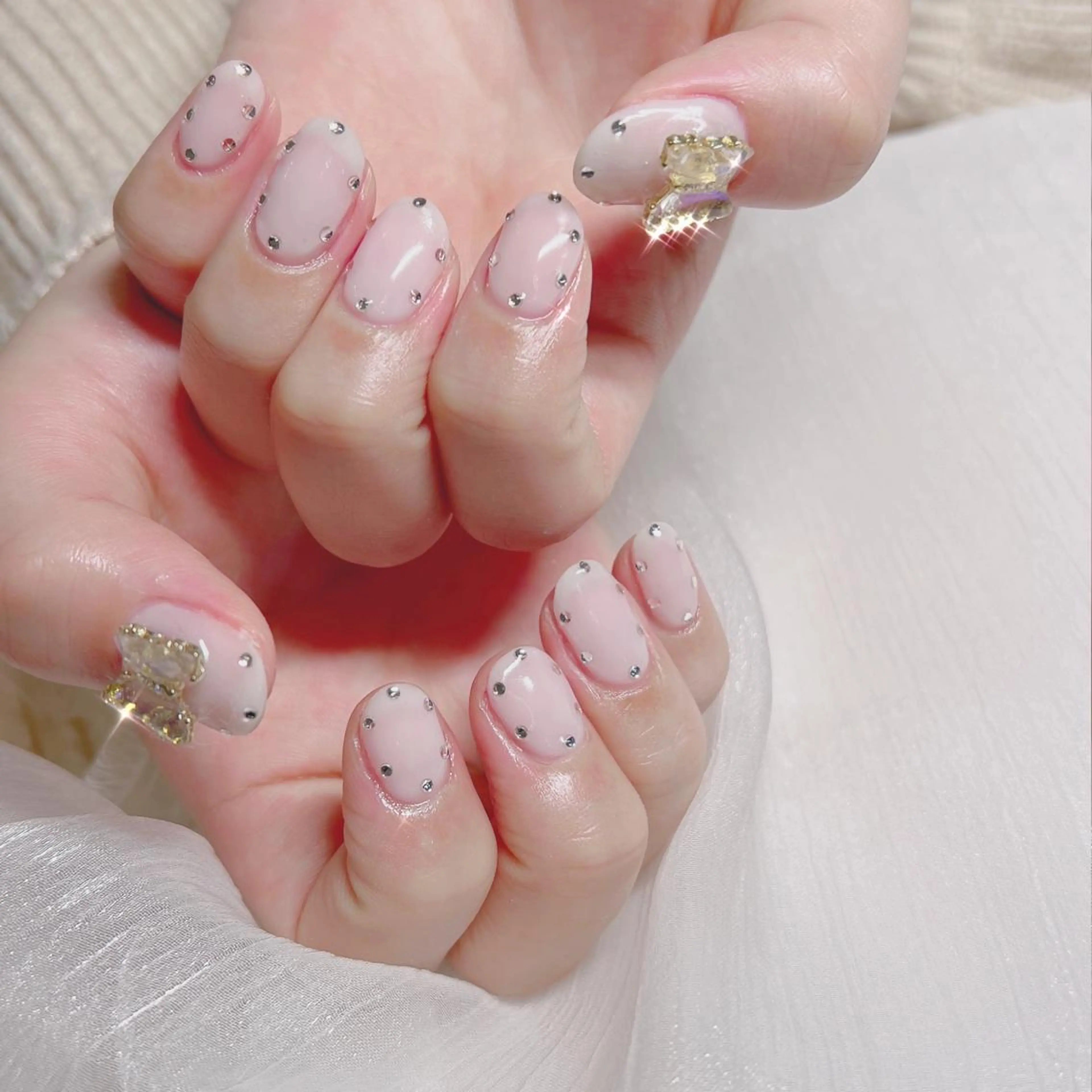 ネイル オーロラネイル フットネイル フレンチネイル ジェルネイル 韓国ネイル ハンドネイル ハンドケア 【ENサロン】 Rei🎀Nailのネイルデザイン