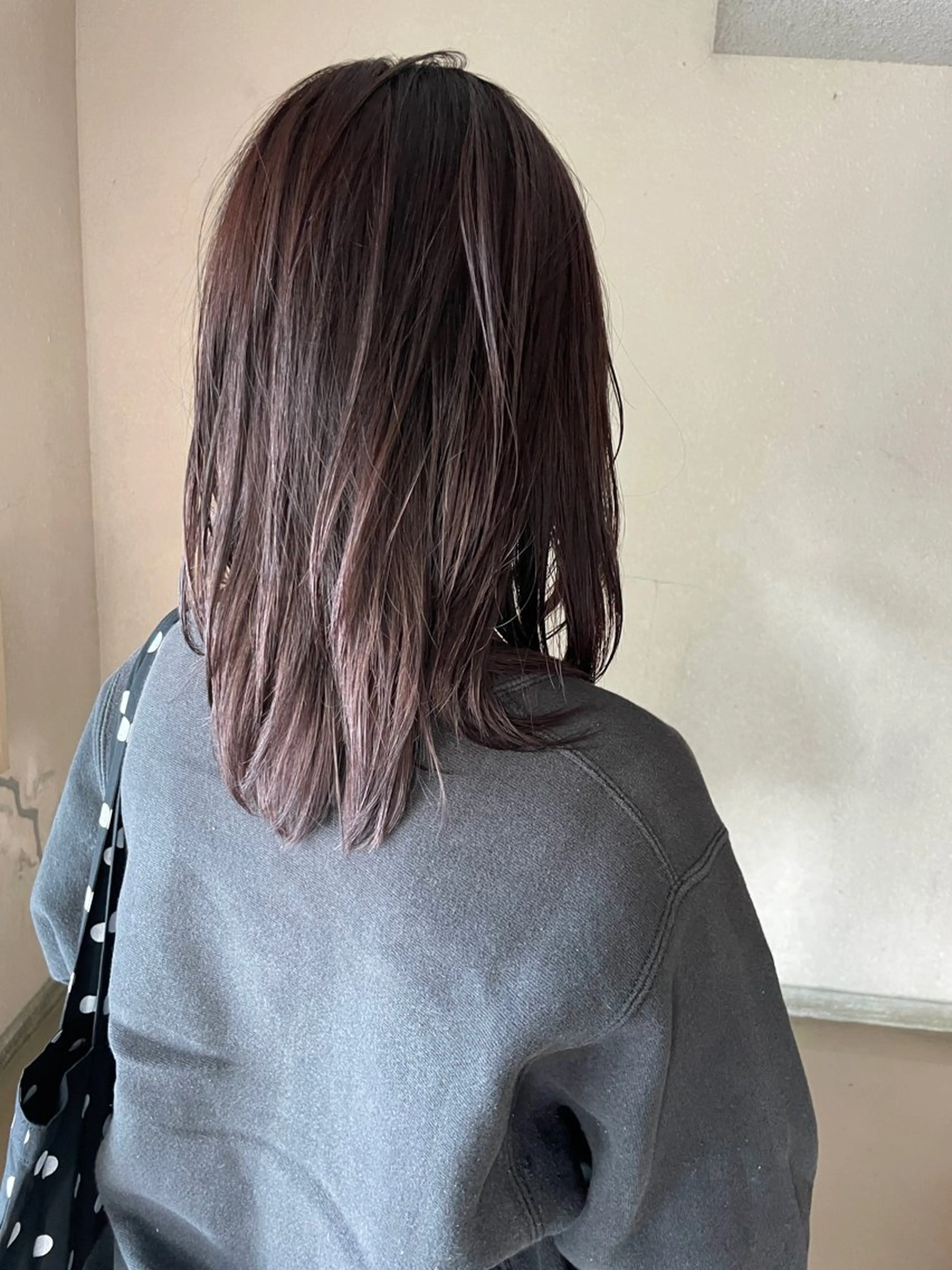 ミディアム ミディアムレイヤー ラベンダーブラウン レイヤーカット vivre libreのヘアスタイル