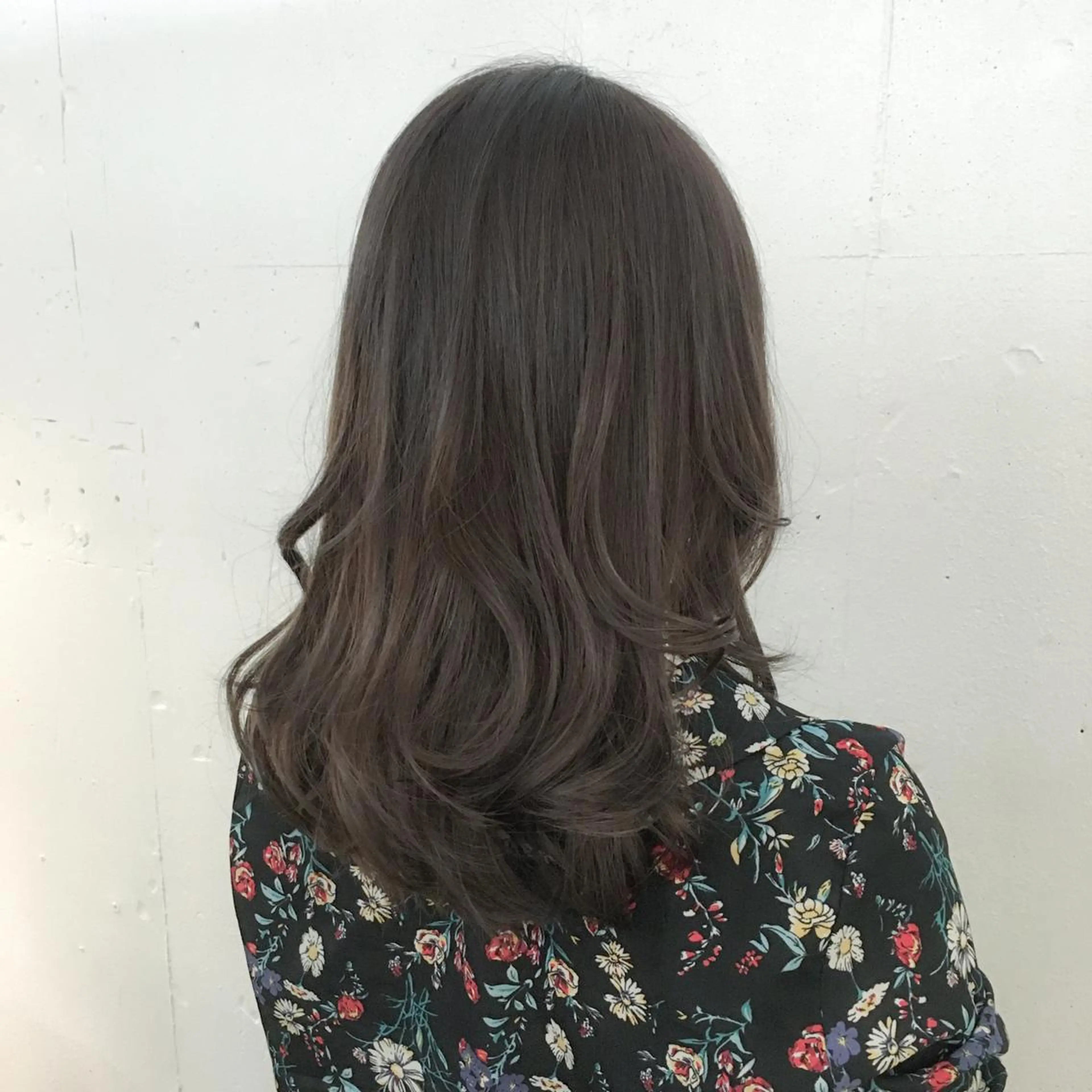 ミディアム カラー パーマ ヘアカラー トミタ アツシのヘアスタイル