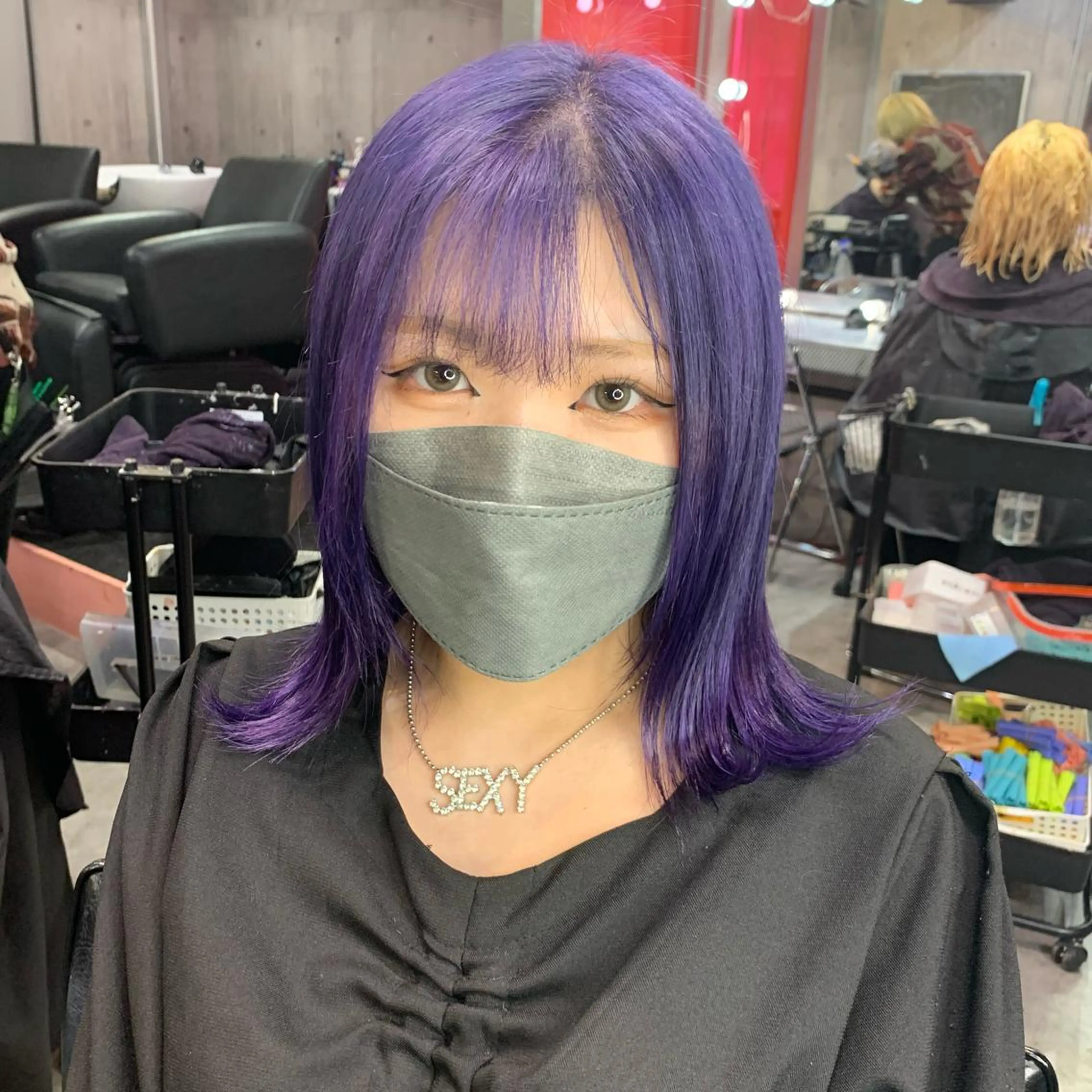 ミディアム カラー パープルカラー ホワイト&レイヤーカ ットエクステ長畠俊輔のヘアスタイル