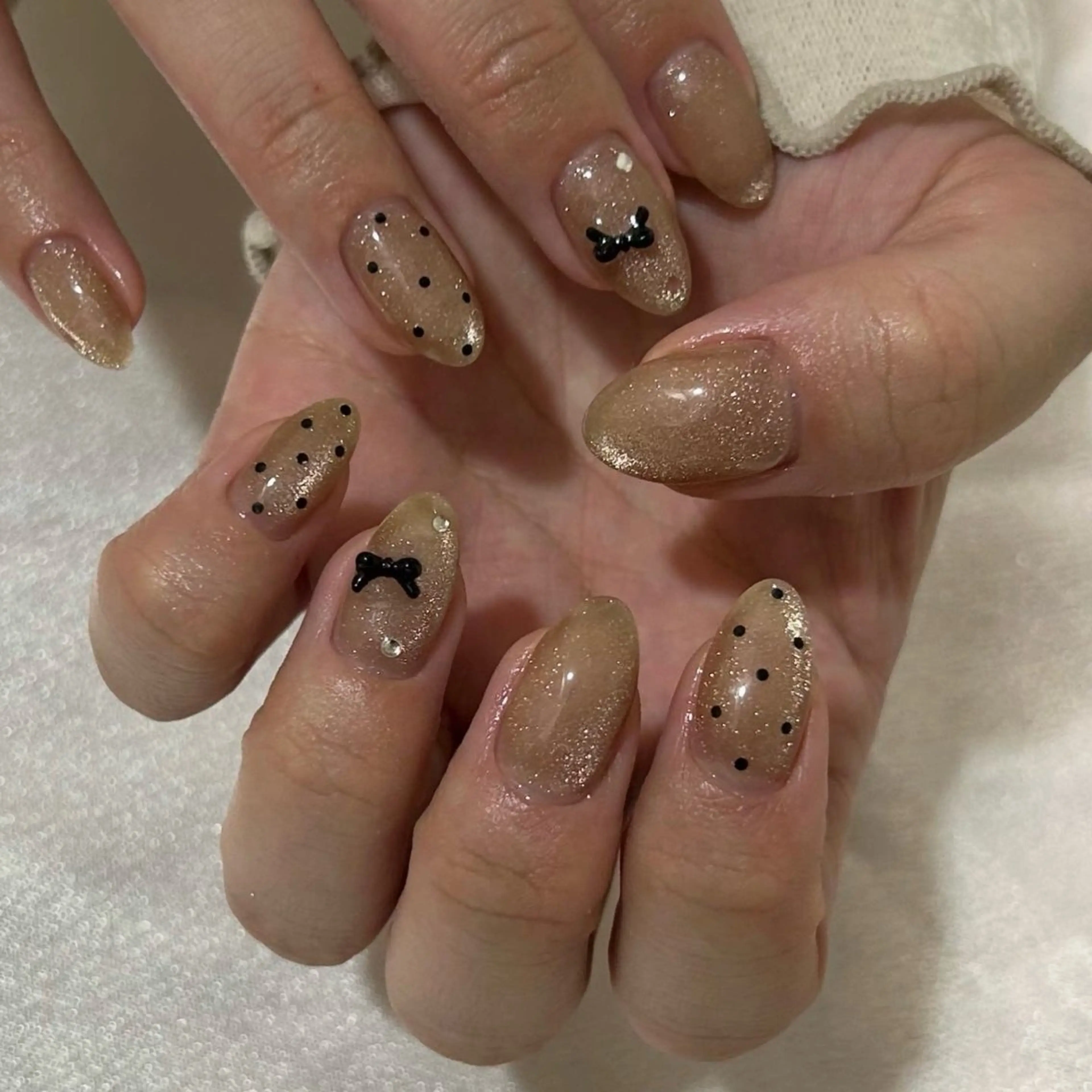 ネイル カジュアル 成人式 ドット フレンチネイル ガーリー ハンドネイル ハンドケア lylynail YUUKAのネイルデザイン